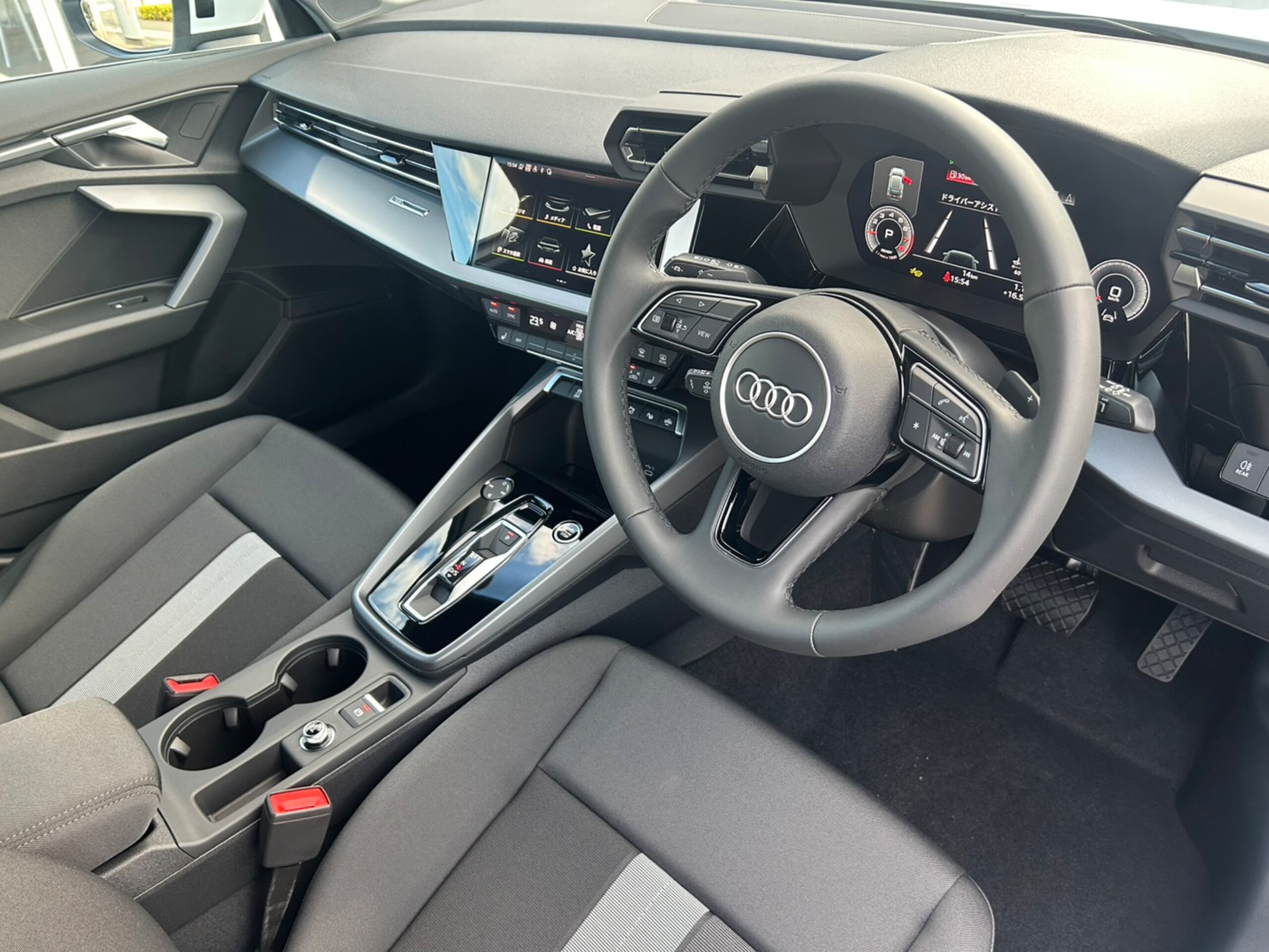 Audi A3 Sportback 30 TFSI Advanced — photo 9