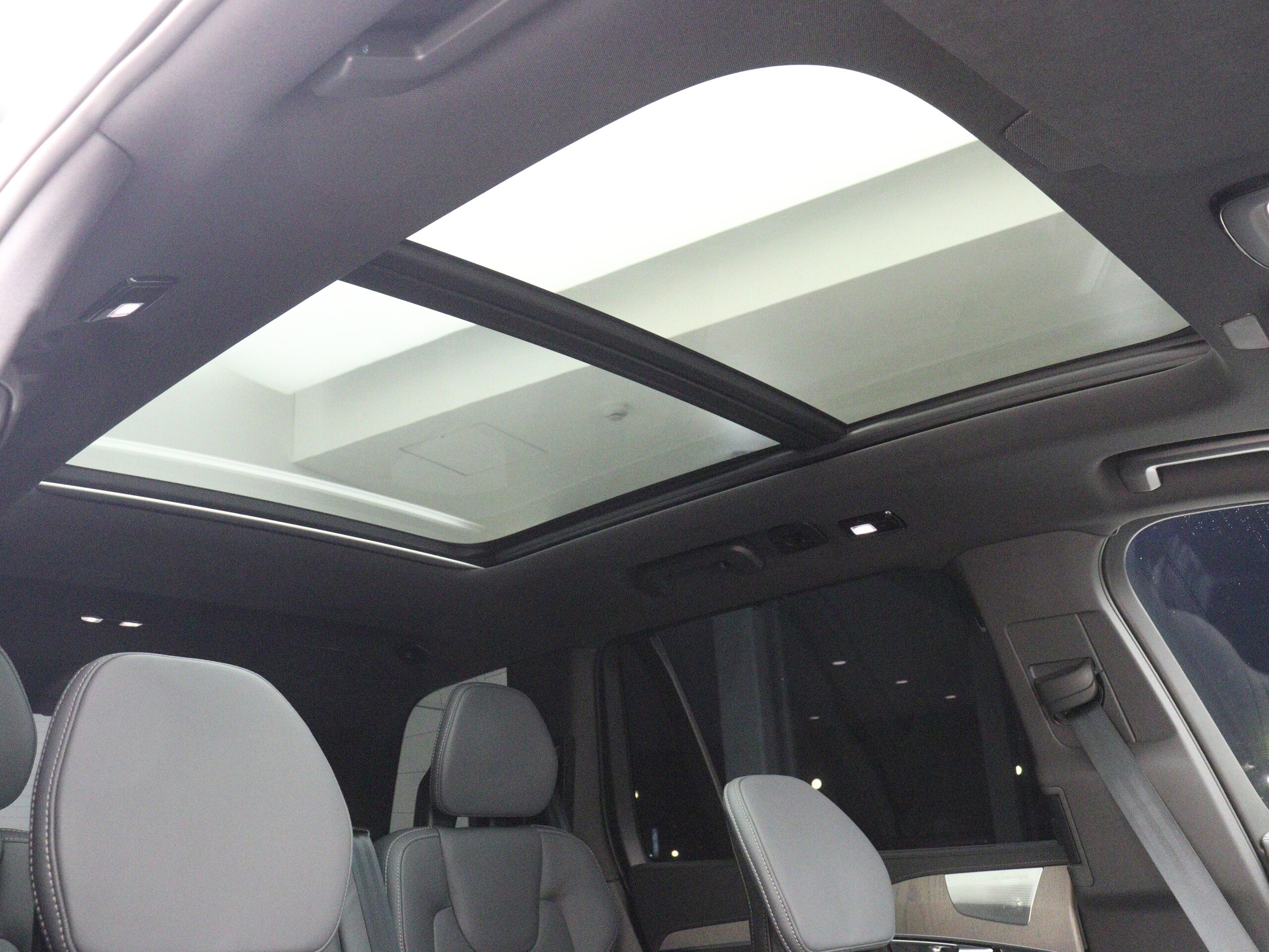 2024 Volvo Xc90 — photo 2