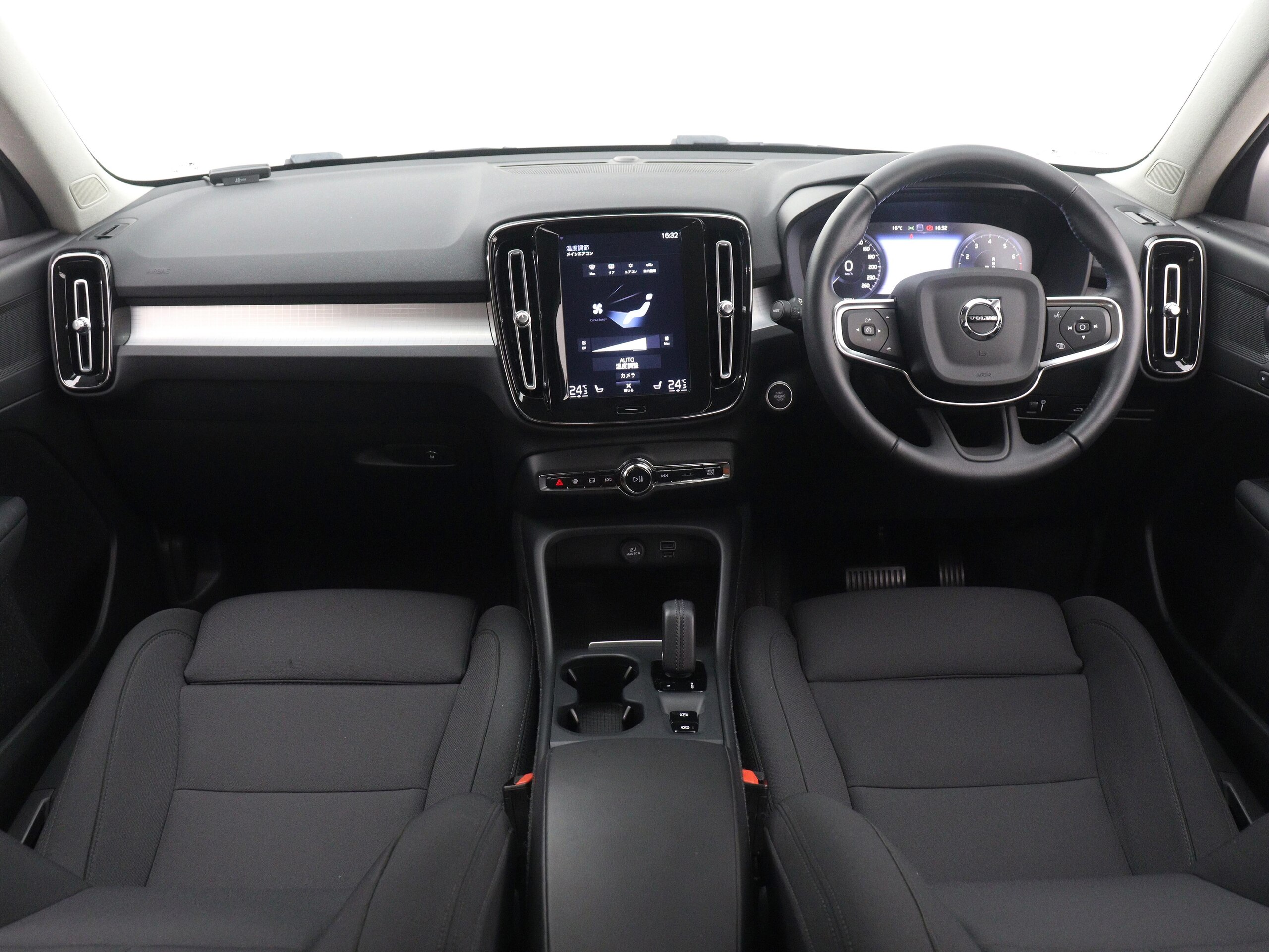 2020 Volvo Xc40 — photo 2