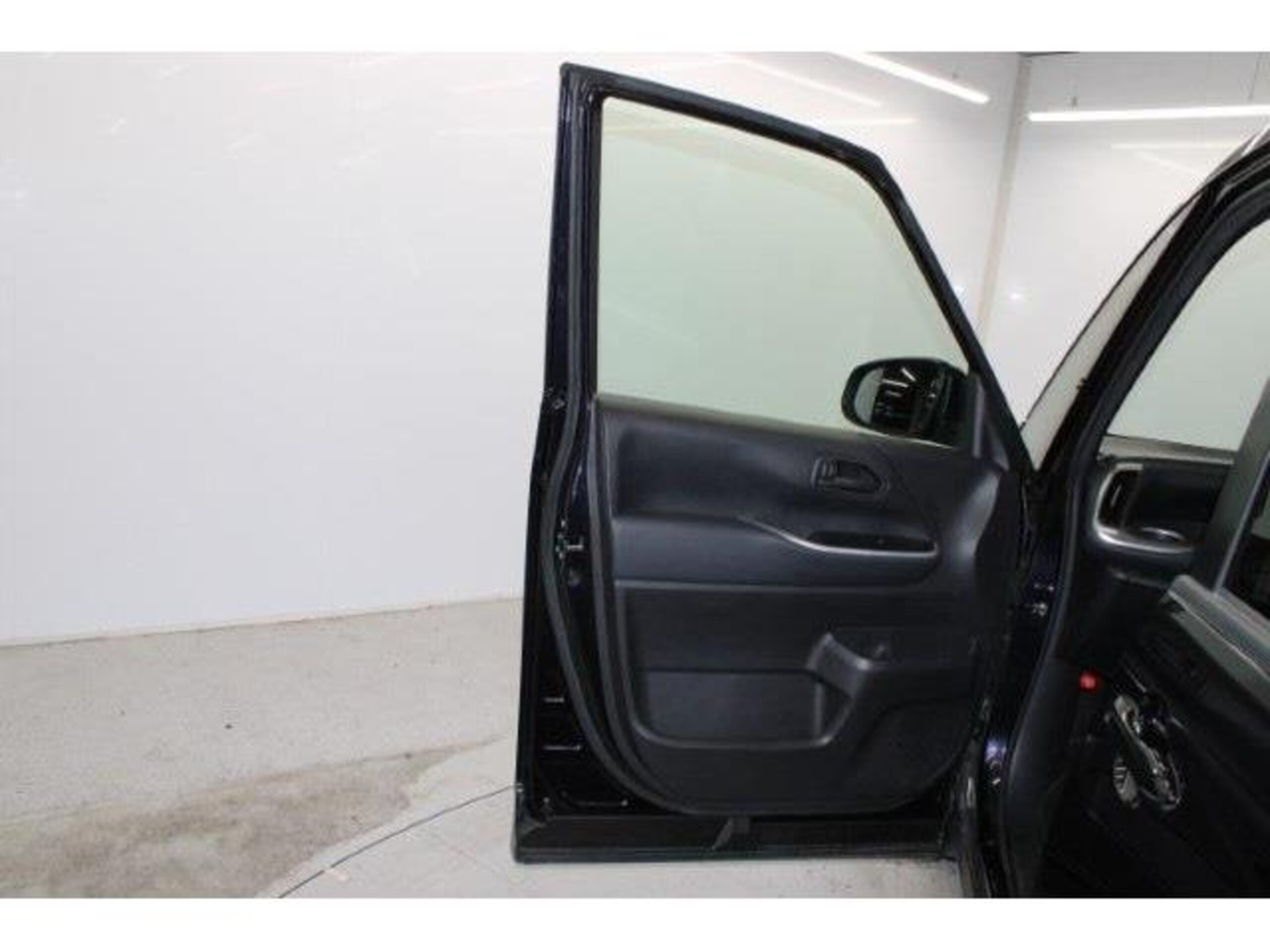 Toyota Noah 2.0 S-G — photo 7