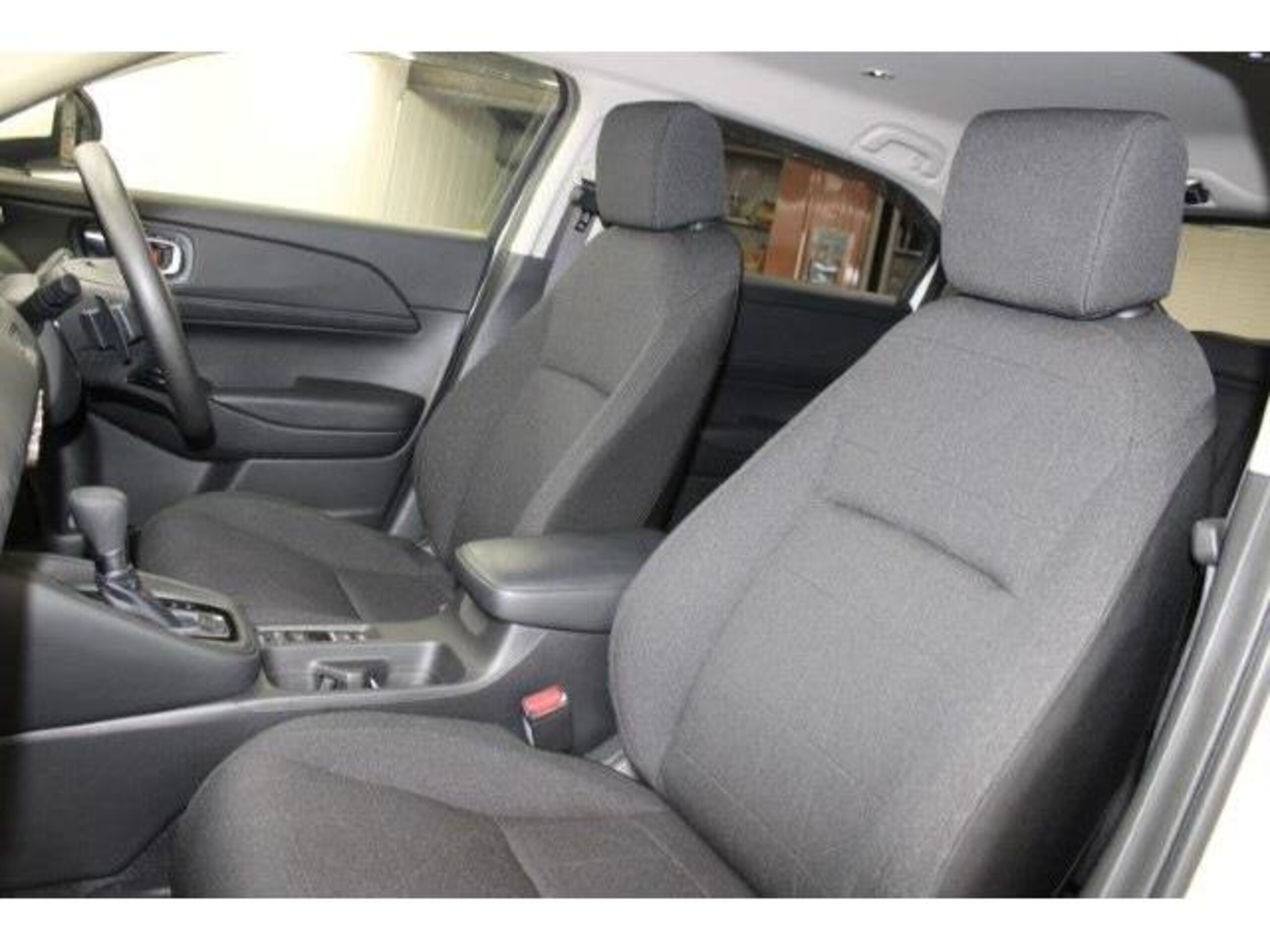 Honda Vezel 1.5 e:HEV X — photo 9