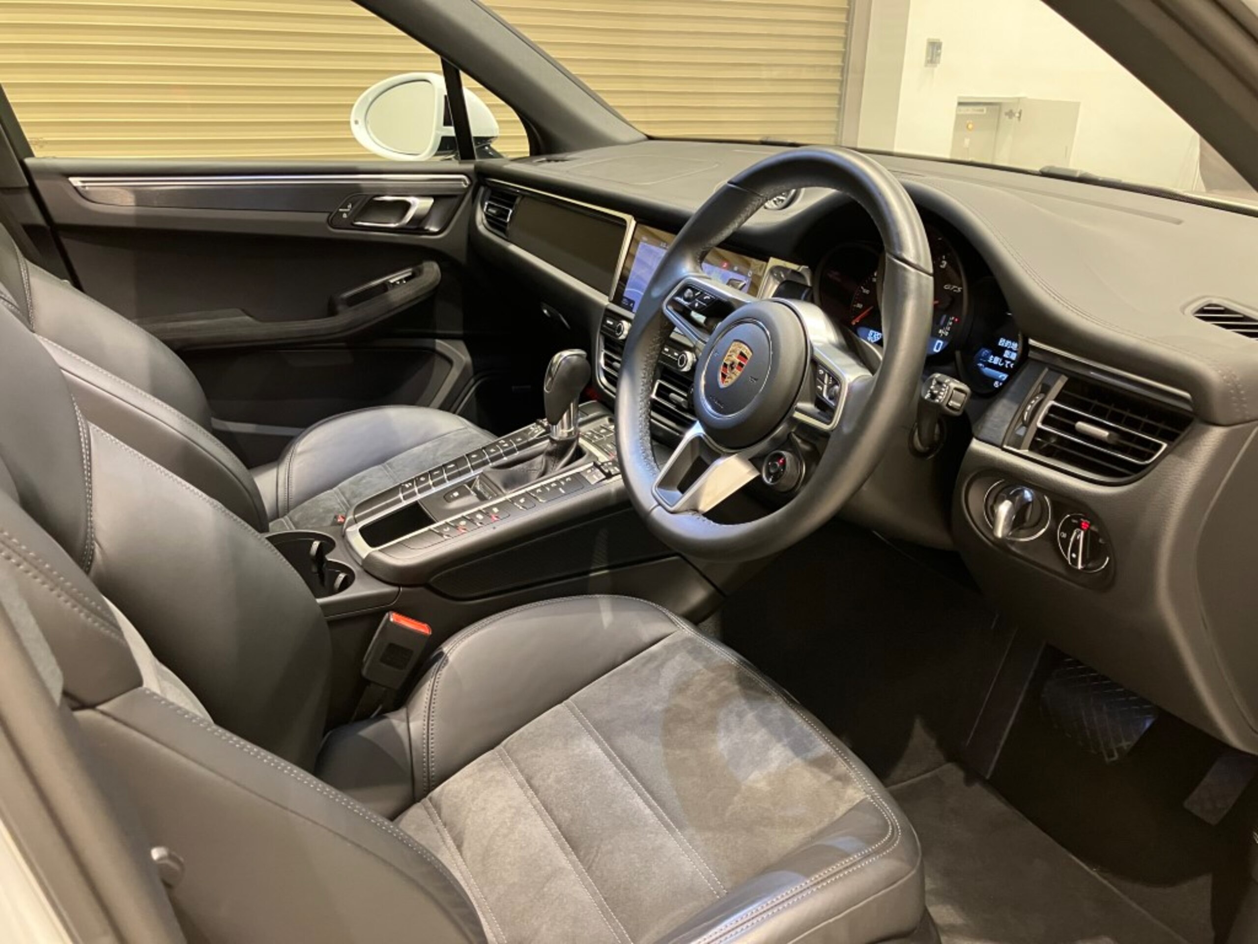 Porsche Macan GTS PDK 4WD — photo 8