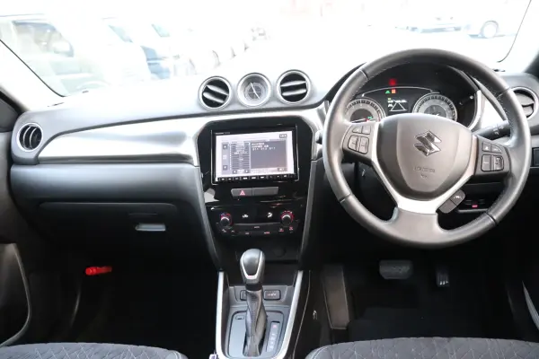 Suzuki Escudo 1.5 4WD with 8-inch Navigation, Full-Seg TV, Bluetooth, CD/DVD Playback, Backup Camera, Drive Recorder, ETC, Seat Heater, Smart Key, Collision Mitigation Braking, Cruise Control, LED Headlights/Fog Lights — photo 7