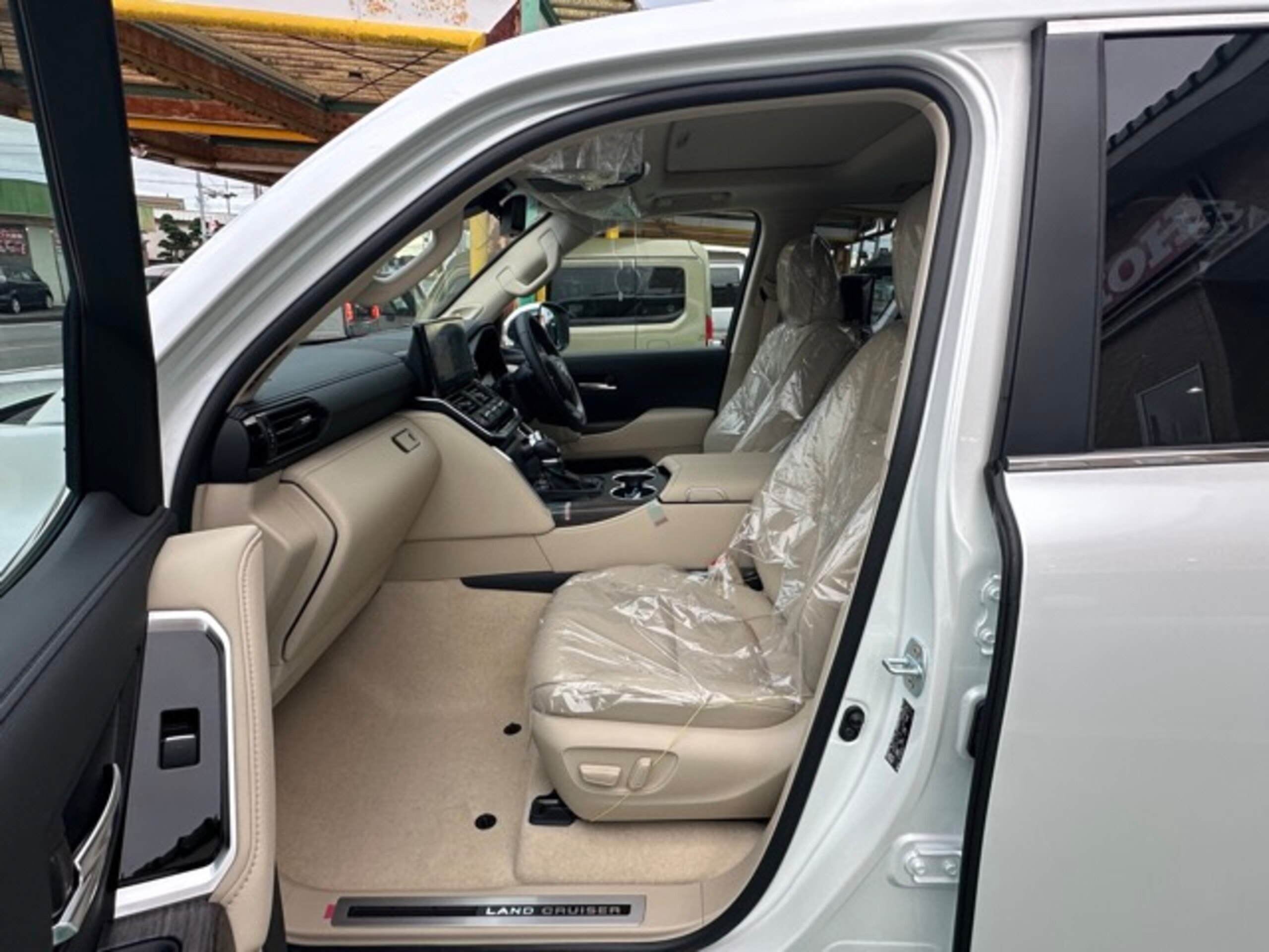 Toyota Land Cruiser 300 3.5 ZX 4WD — photo 7