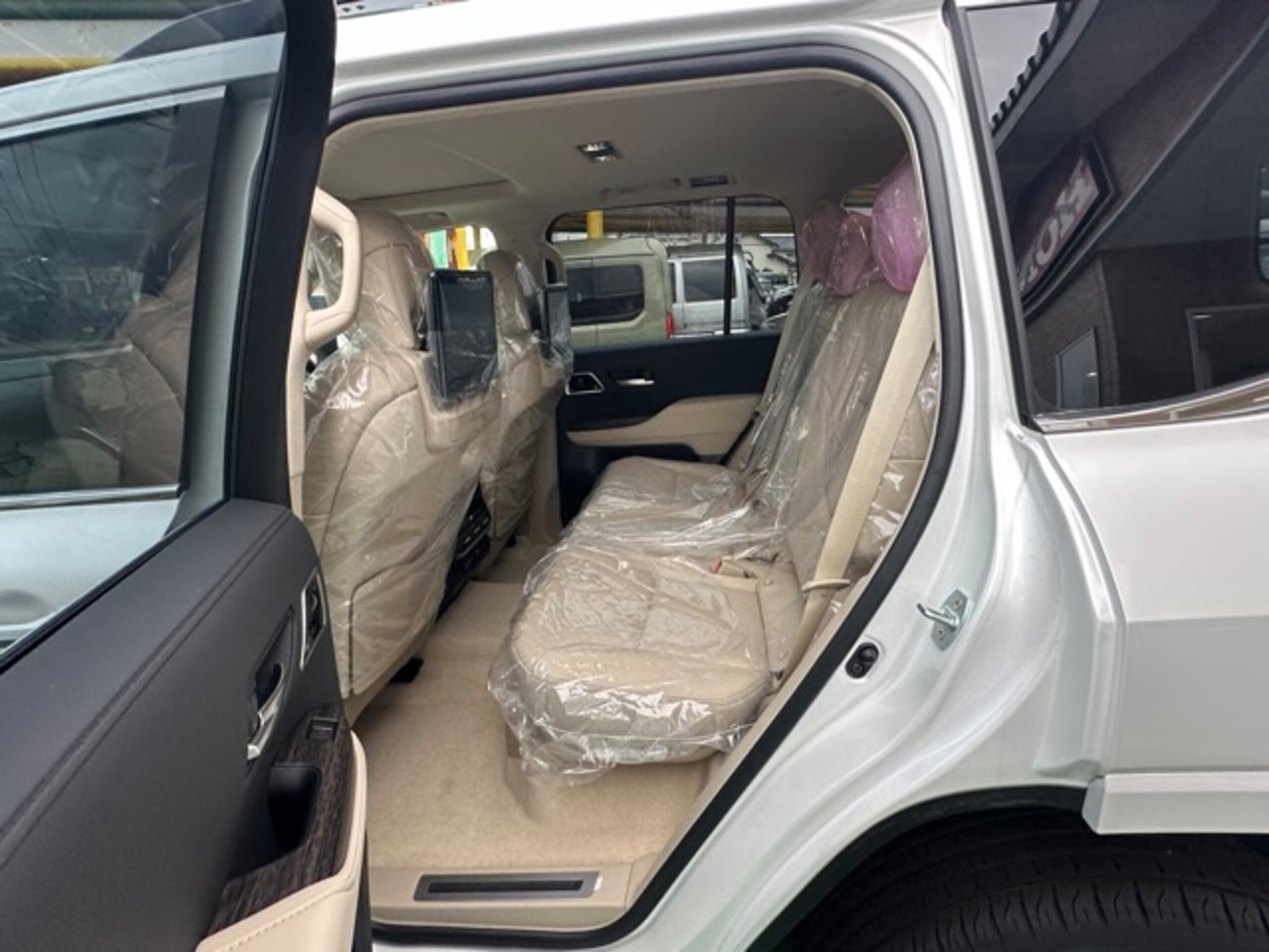 Toyota Land Cruiser 300 3.5 ZX 4WD — photo 8