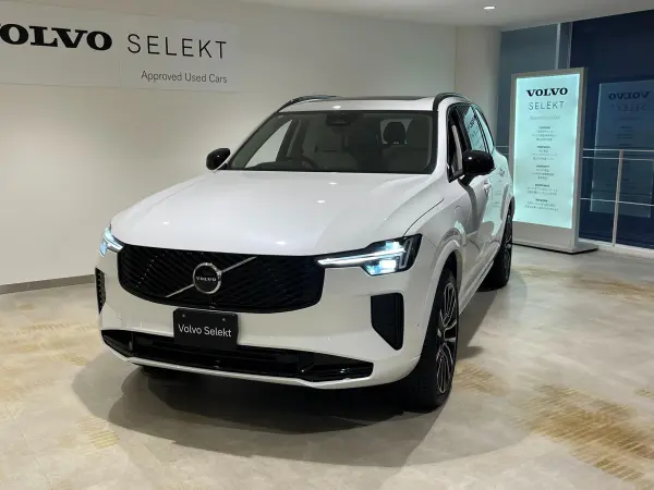 2025 Volvo Xc90 — photo 2