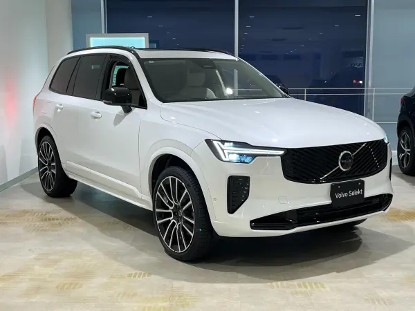2025 Volvo Xc90 — photo 3