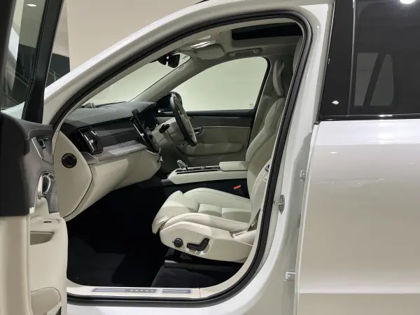 Volvo XC90 Ultimate T8 AWD Plug-in Hybrid 4WD Demo Car Genuine Leather Seats Google Navigation 3-Row Seats (Crystal White Premium Metallic) — photo 9
