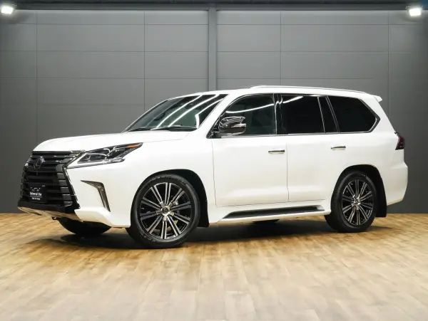Lexus LX570 Black Sequence 4WD Final Late Model April 2021 / LEXUS Safety System+ / OP21IN Wheels / Panoramic View Camera / Dashcam / Final Late Model Exclusive Interior / Black Genuine Leather Seats (Heated & Ventilated) / Sunroof / COOLBOX Refrigerator / HUD / Built-in ETC2.0 / Power Back Door (Sonic Quartz) — photo 8