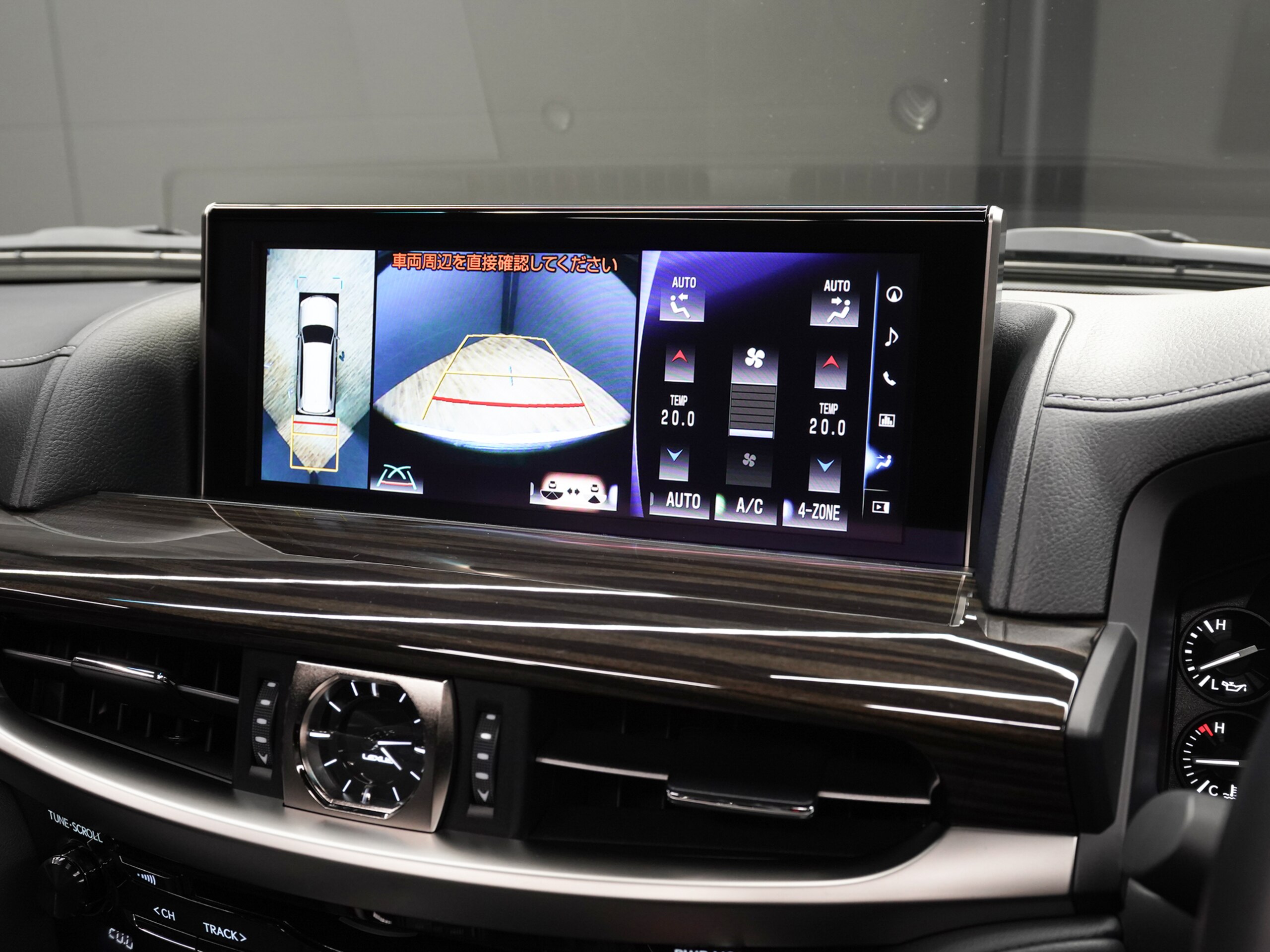 2021 Lexus Lx — photo 2