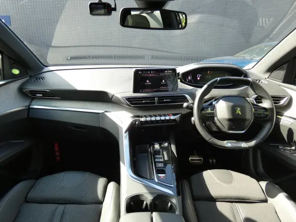 2025 Peugeot 3008 — photo 3