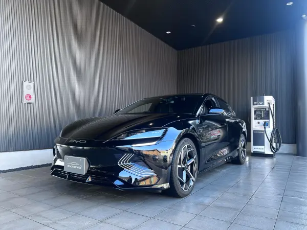 BYD Seal AWD BYD Blade Battery (Range 575km) Panoramic Glass Roof UV Cut Glass (Front 3 Panes) Apple CarPlay Android Auto BYD Around View Dynaudio Hi-Fi Audio Speakers (12 units, 775W max) (Cosmos Black) — thumbnail 1