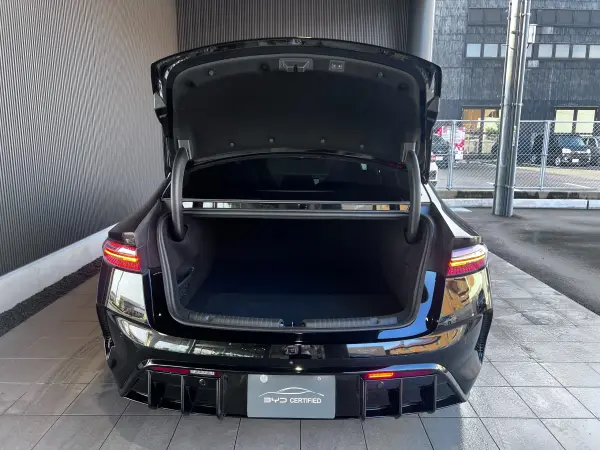 BYD Seal AWD BYD Blade Battery (Range 575km) Panoramic Glass Roof UV Cut Glass (Front 3 Panes) Apple CarPlay Android Auto BYD Around View Dynaudio Hi-Fi Audio Speakers (12 units, 775W max) (Cosmos Black) — photo 8