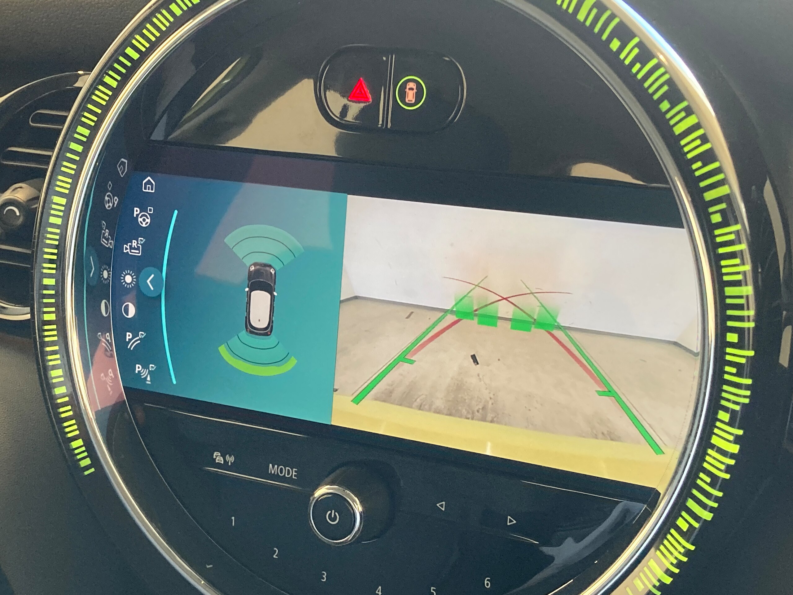 Mini Cooper D 5-Door DCT with Half Leather Seats, Display Audio, Apple CarPlay, Bluetooth, USB, Backup Camera, ETC, Cruise Control, Intelligent Safety, Parking Assist, PDC Auto Start, LED Headlamps, UK Tail (Zesty Yellow Solid) — photo 7