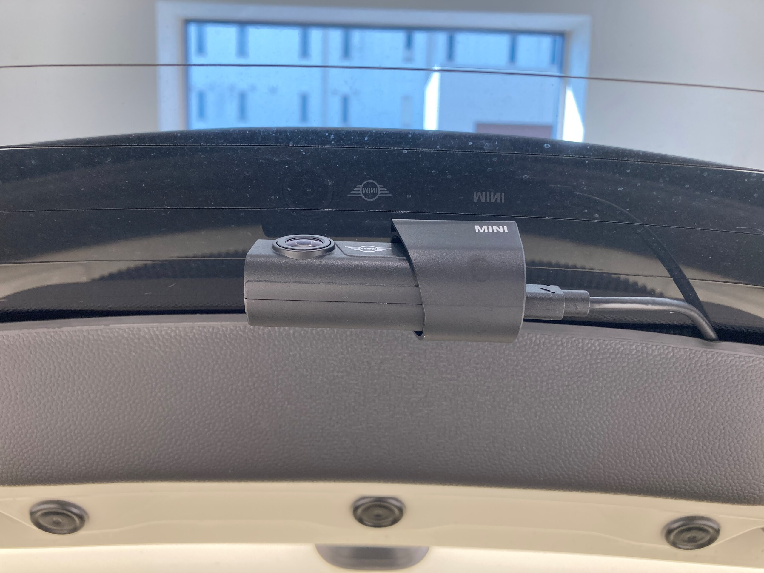 Mini Mini Victoria 3-door DCT Special Edition with Factory Navigation, Bluetooth, Backup Camera, Corner Sensors, Factory 15-inch Alloy Wheels, LED Lights, Union Jack Tail, Idling Stop, ETC, Front Fog Lamps, Dash Cam!! (Pepper White) — photo 8