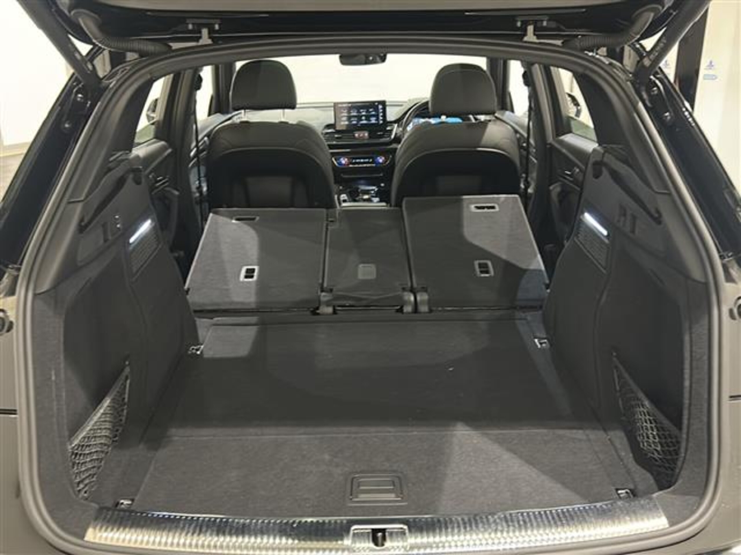 2022 Audi Sq5 — photo 3