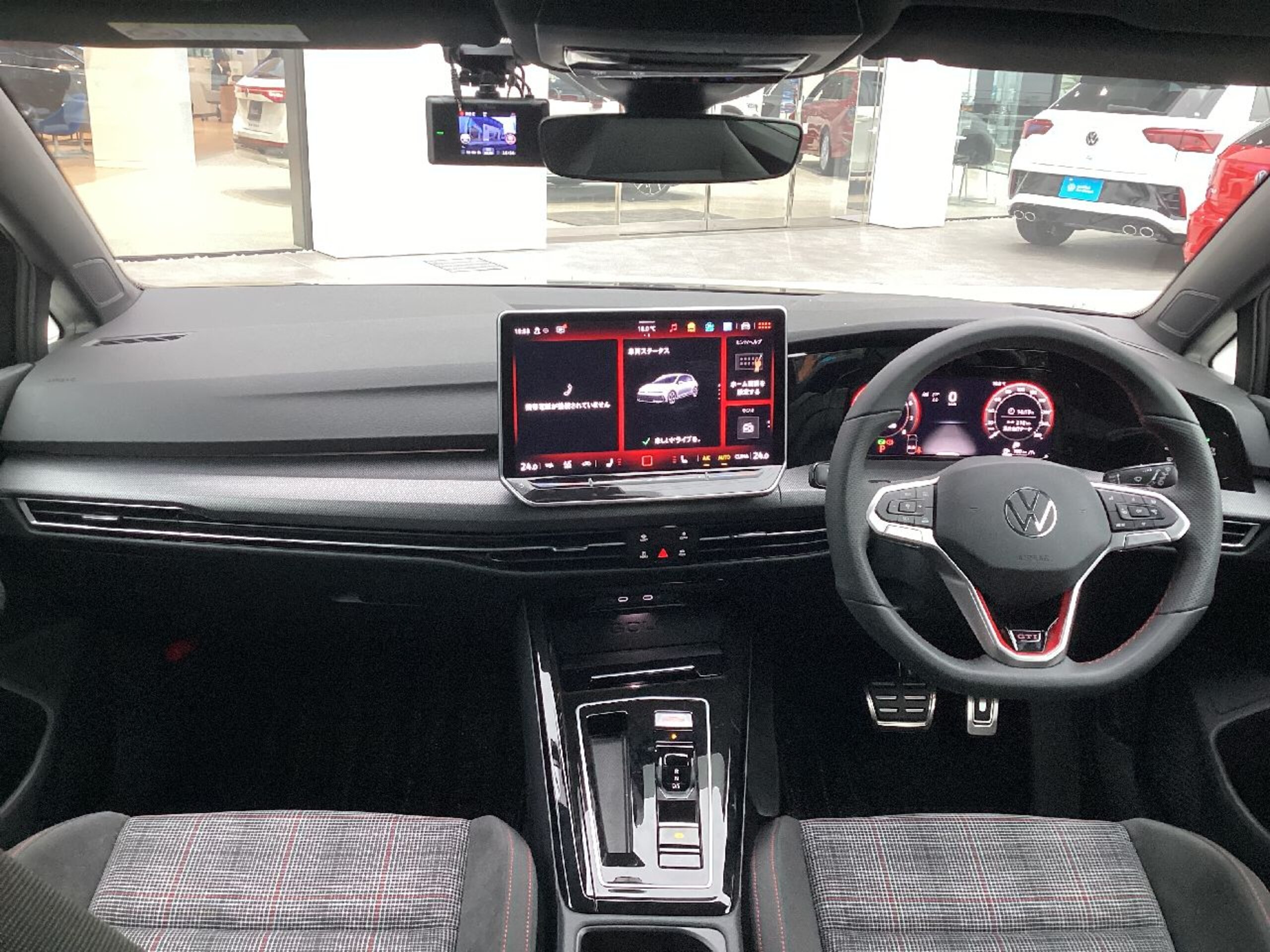 2025 Volkswagen Golf — photo 2