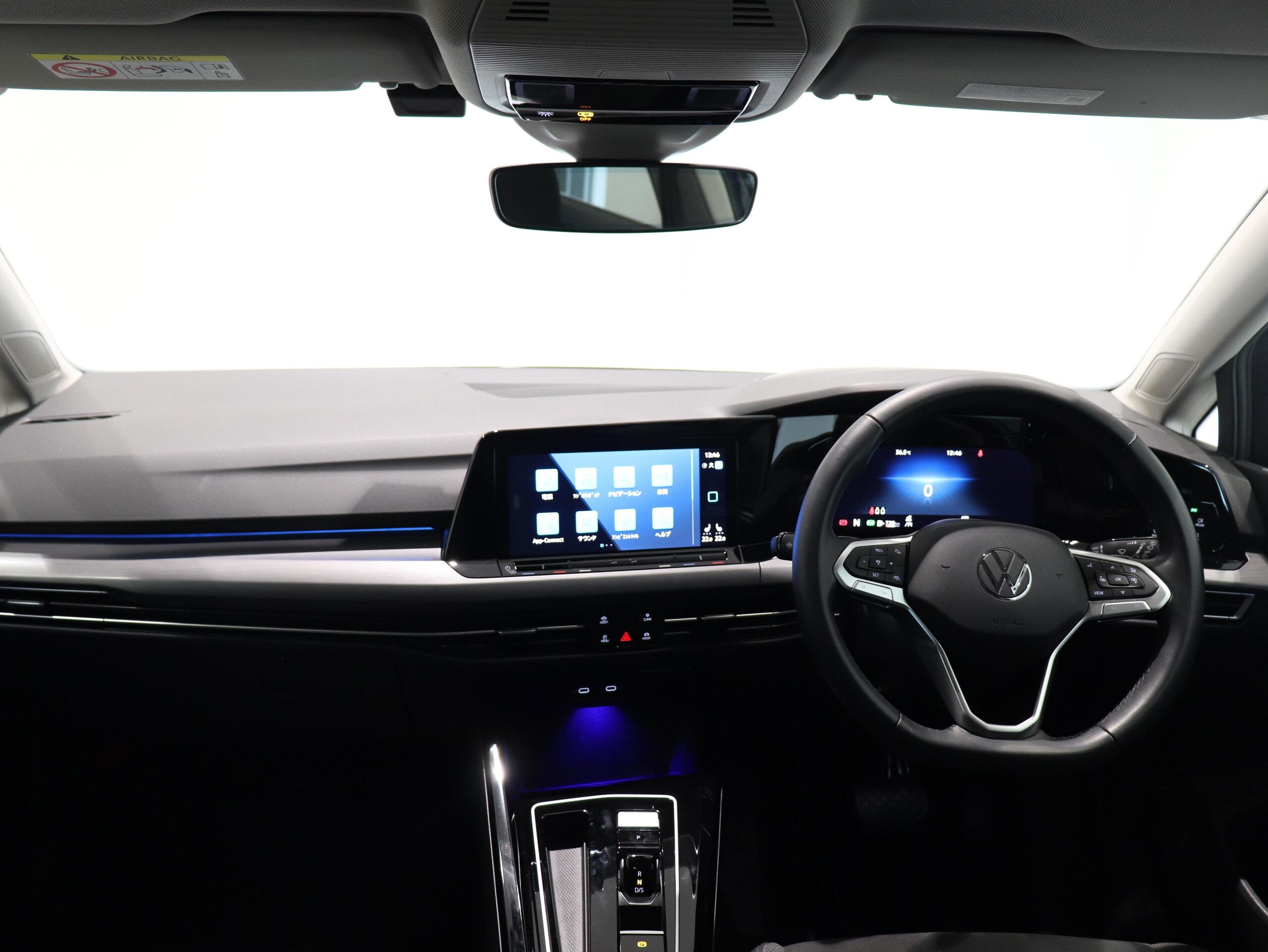 2023 Volkswagen Golf — photo 2