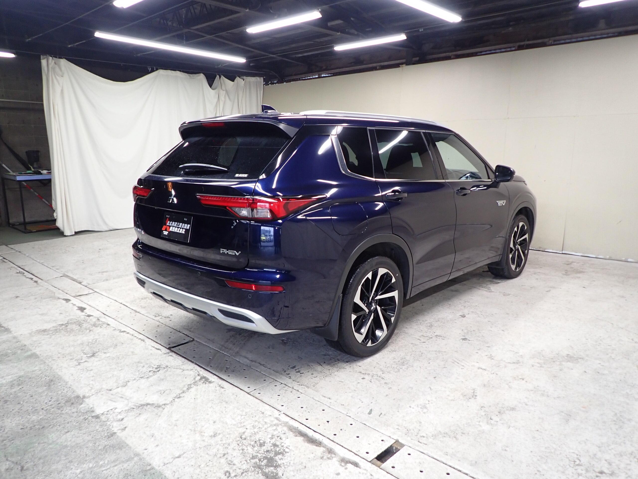 Mitsubishi Outlander PHEV 2.4 P 4WD — photo 8