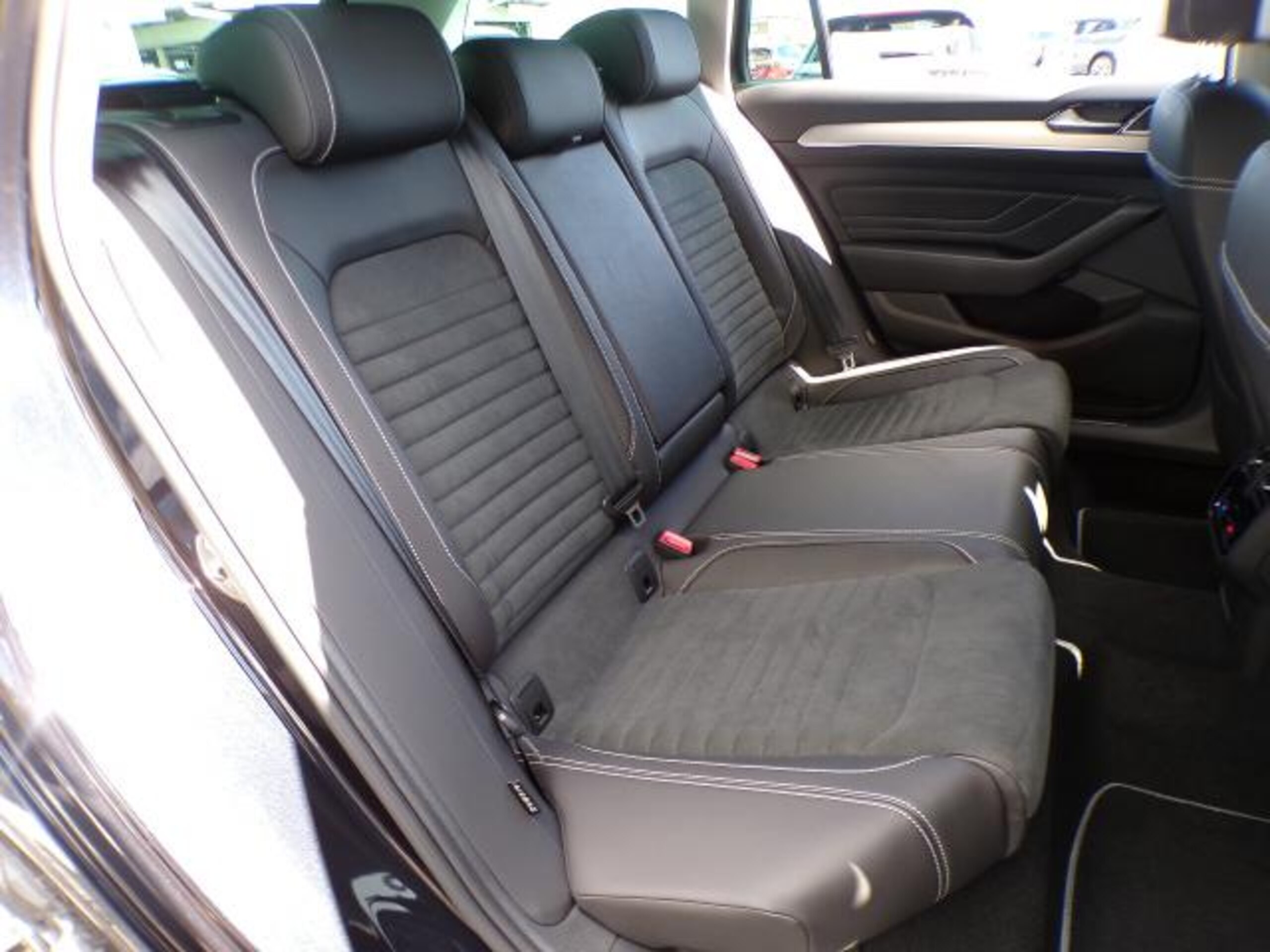 Volkswagen Passat Variant TDI Elegance Diesel Turbo — photo 8