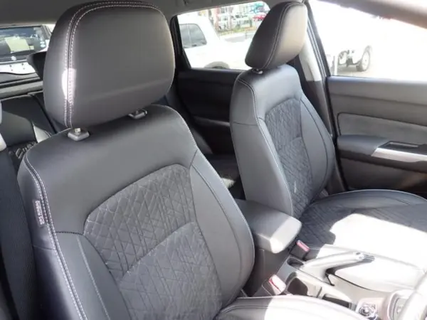 Suzuki Escudo 1.5 4WD Hybrid & AllGrip Full-Time 4WD Safety Support Adaptive Cruise Control Paddle Shift Rain-Sensing Auto Wipers LED Head & Fog Lights Side Airbags Eco Mode Switch (Galactic Gray Metallic) — photo 9