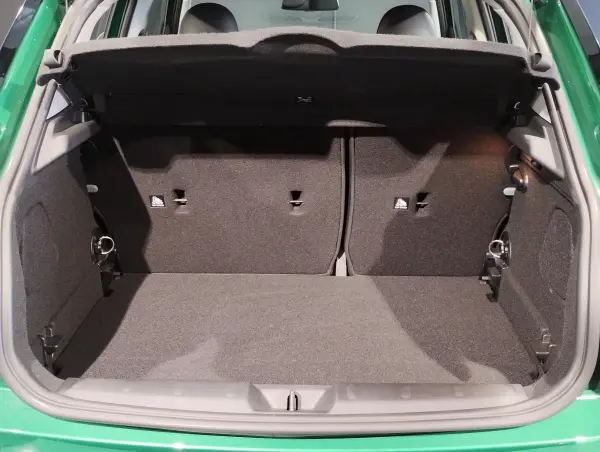 Mini Cooper D 5-Door Premium Plus Package DCT One Owner Leatherette Seats Seat Heater Active Cruise Control Apple CarPlay Comfort Access Genuine 16-inch AW Seat Heater Mirror-type ETC LED Headlights Backup Camera (British Racing Green) — photo 8