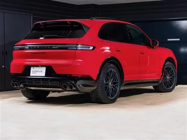 2024 Porsche Cayenne — photo 3