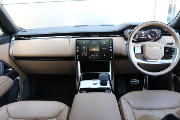 Land Rover Range Rover Autobiography 4.4L P530 Standard Wheelbase 4WD — photo 7