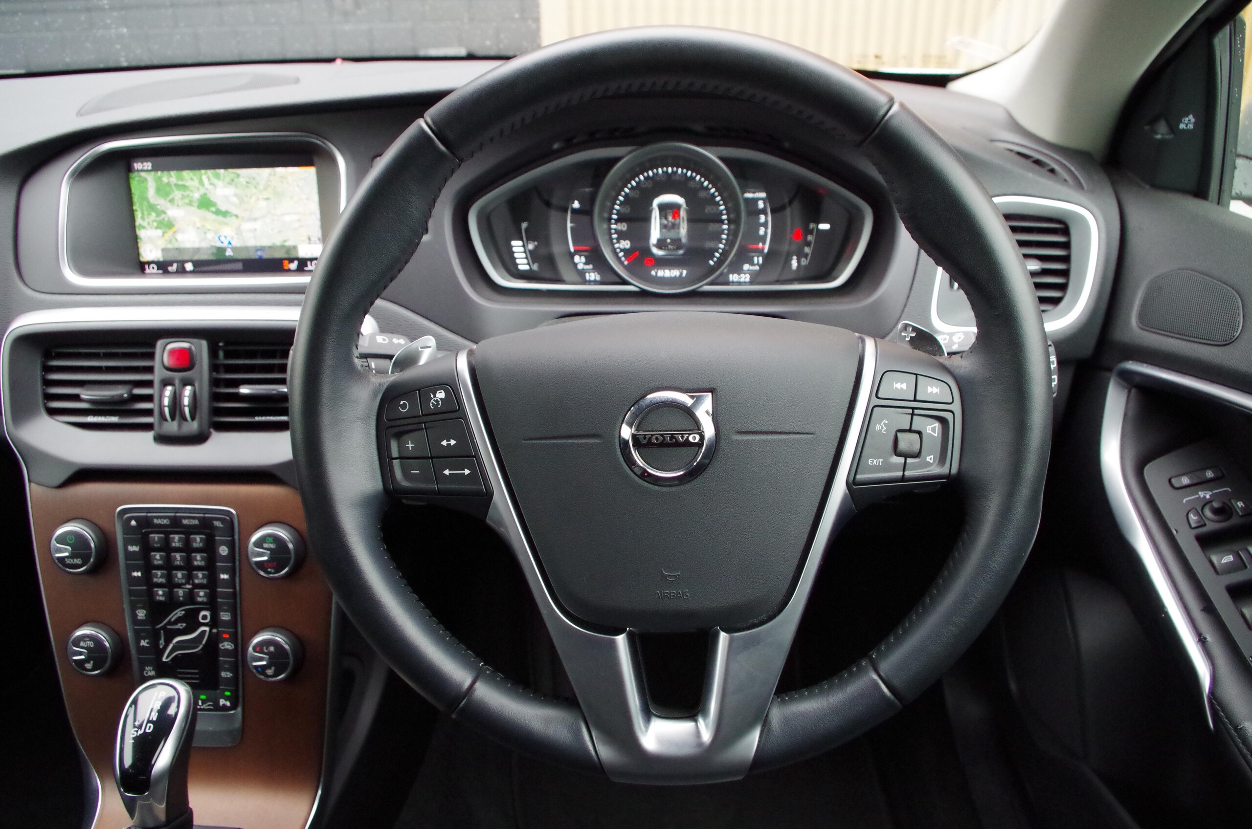 2019 Volvo V40 — photo 3