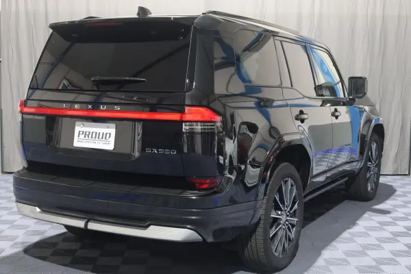 2025 Lexus Gx — photo 2