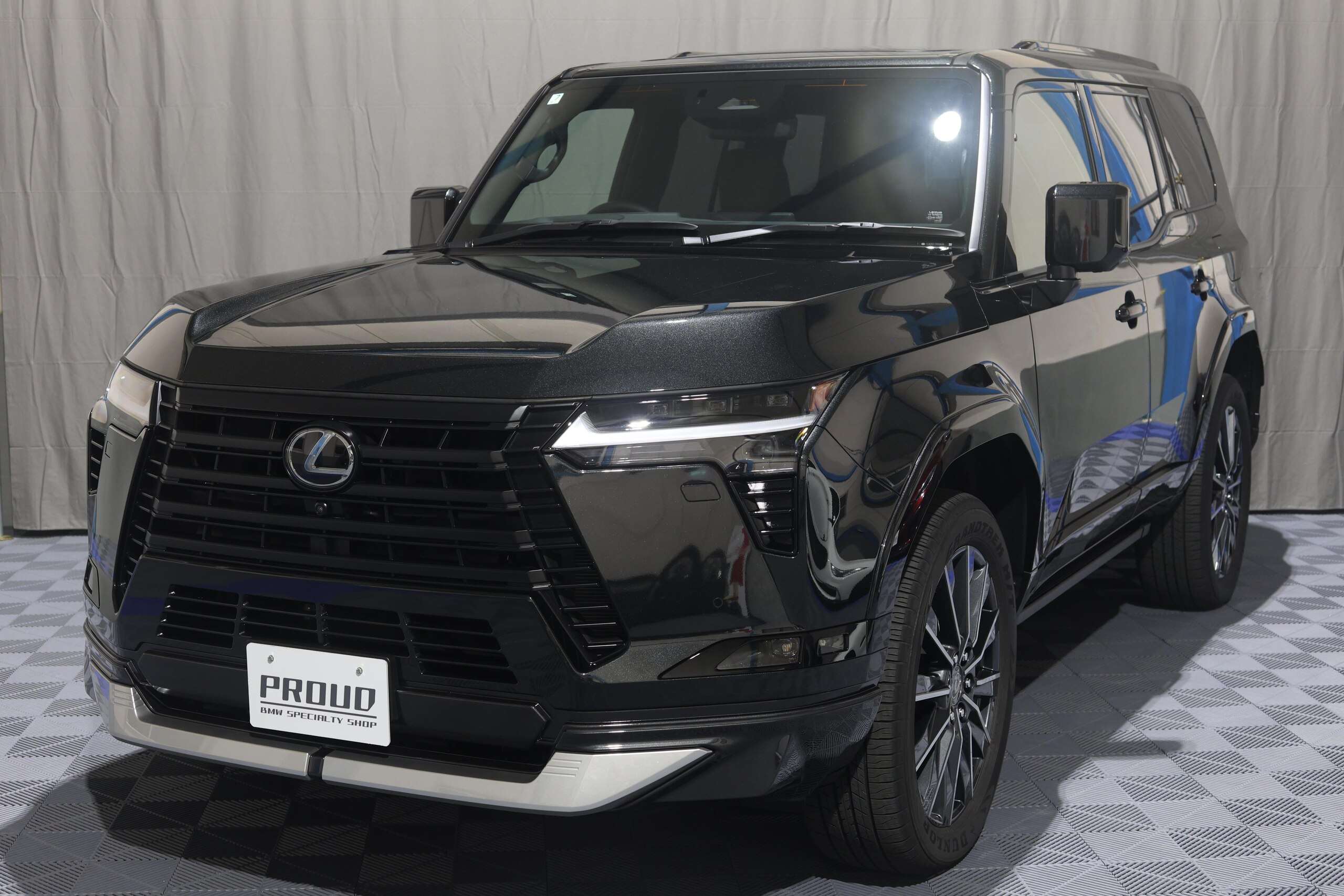 2025 Lexus Gx — photo 3