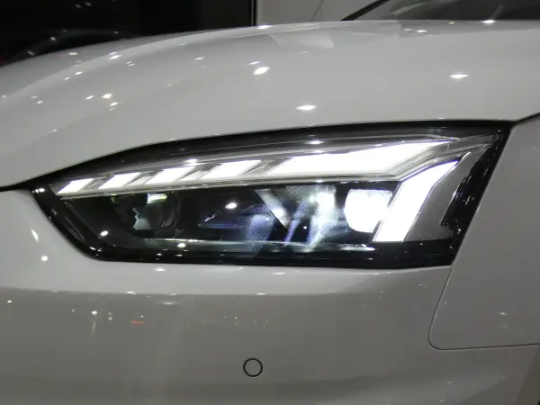 Audi A5 Sportback 40 TDI Quattro Advanced 4WD Luxury Package with Adaptive Cruise Control, Lane & Side Assist, Brown Leather, Heated Seats, Touch Panel MMI Navigation, Virtual Cockpit Plus, Rear Camera, Parking Sensors, Matrix LED, Ambient Lighting, Front/Rear Dash Cam, 2-Year Warranty (Glacier White Metallic) — photo 7