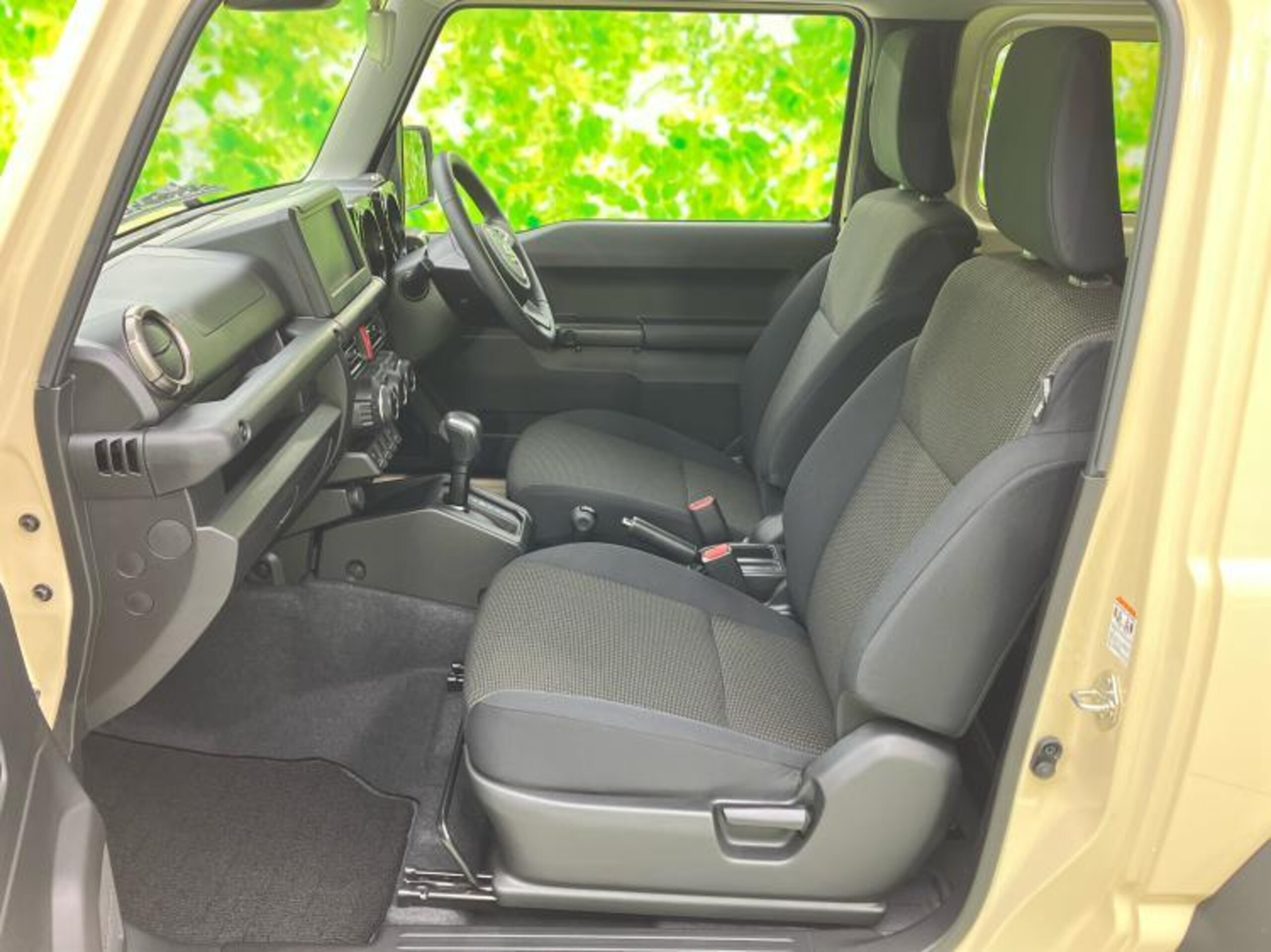 Suzuki Jimny Sierra 1.5 JC 4WD — photo 9