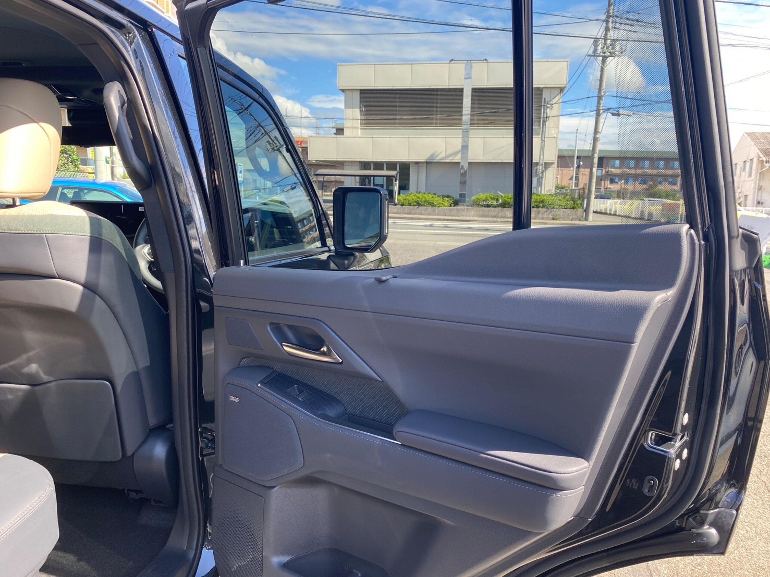 Lexus GX550 Over Trail Plus 4WD — photo 9