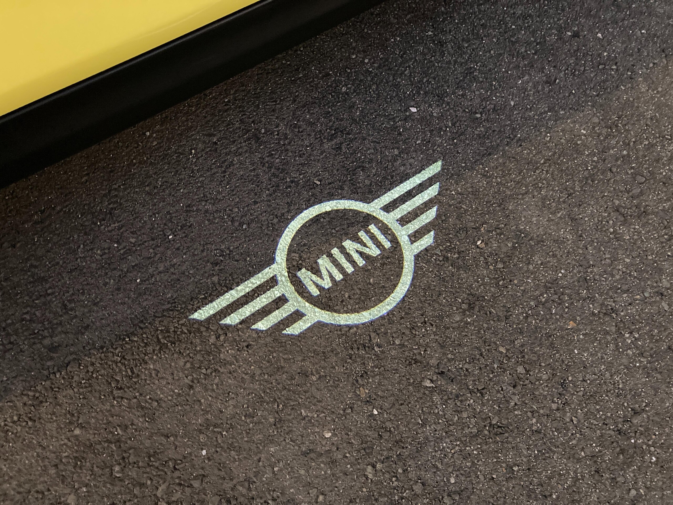 Mini Cooper C 3-Door DCT — photo 9