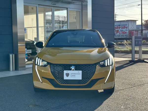 2022 Peugeot 208 — photo 2