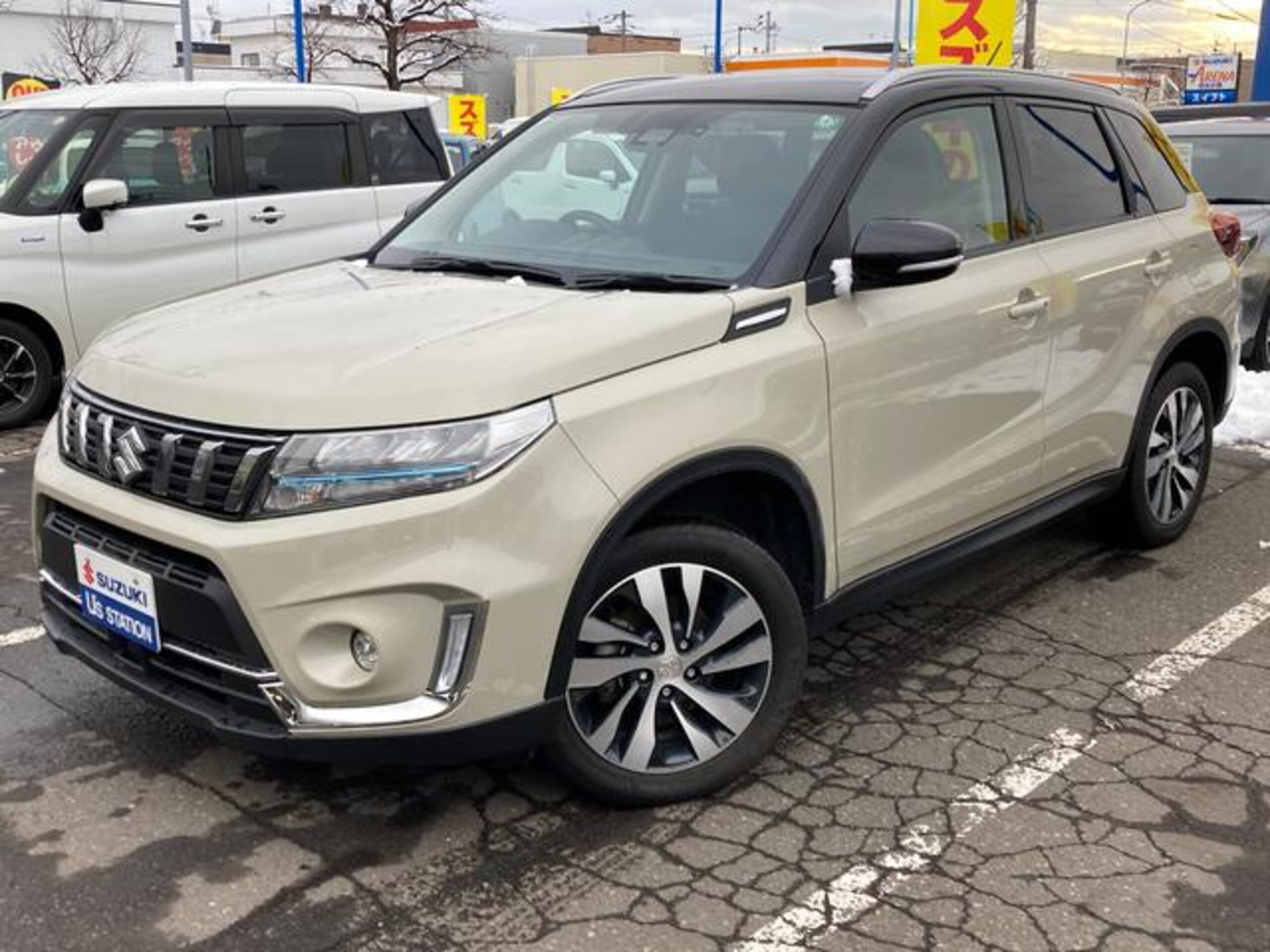 Suzuki Escudo 1.5 4WD with Navigation, ETC, Dashcam, Alloy Wheels, LED Headlamps, LED Fog Lamps, SRS Airbags, Immobilizer, Seat Heaters, and Collision Mitigation Braking