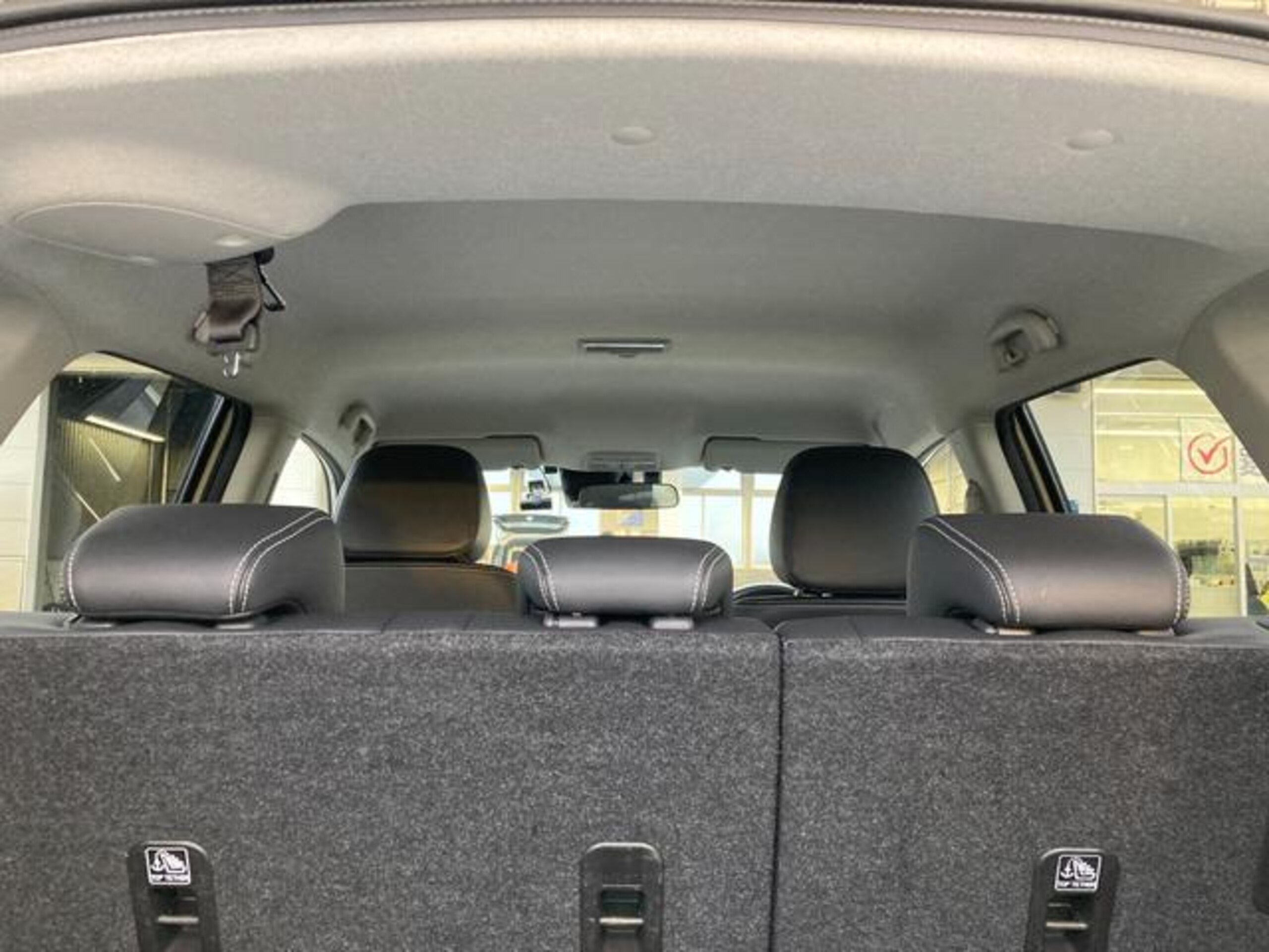 Suzuki Escudo 1.5 4WD with Navigation, ETC, Dashcam, Alloy Wheels, LED Headlamps, LED Fog Lamps, SRS Airbags, Immobilizer, Seat Heaters, and Collision Mitigation Braking — photo 9