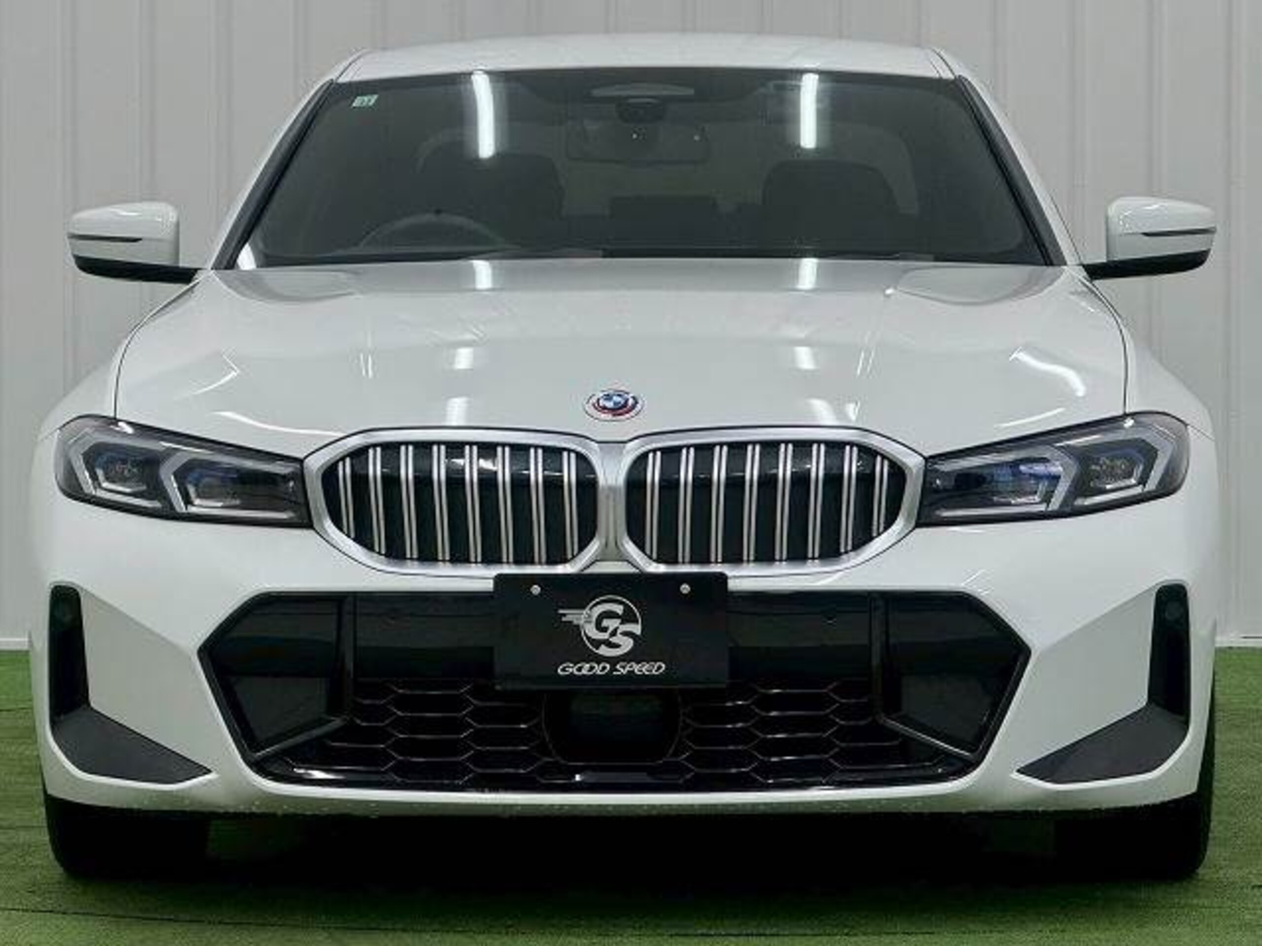 BMW 3 Series 320d xDrive M Sport Diesel Turbo 4WD Black Leather/Apple CarPlay/Head-Up Display/Power Tailgate/Blind Spot Monitor/Backup Camera/Seat Heaters/Radar Cruise/Clearance Sonar/Power Seats/Wireless Charging/Genuine Aluminum Wheels (White) — photo 8