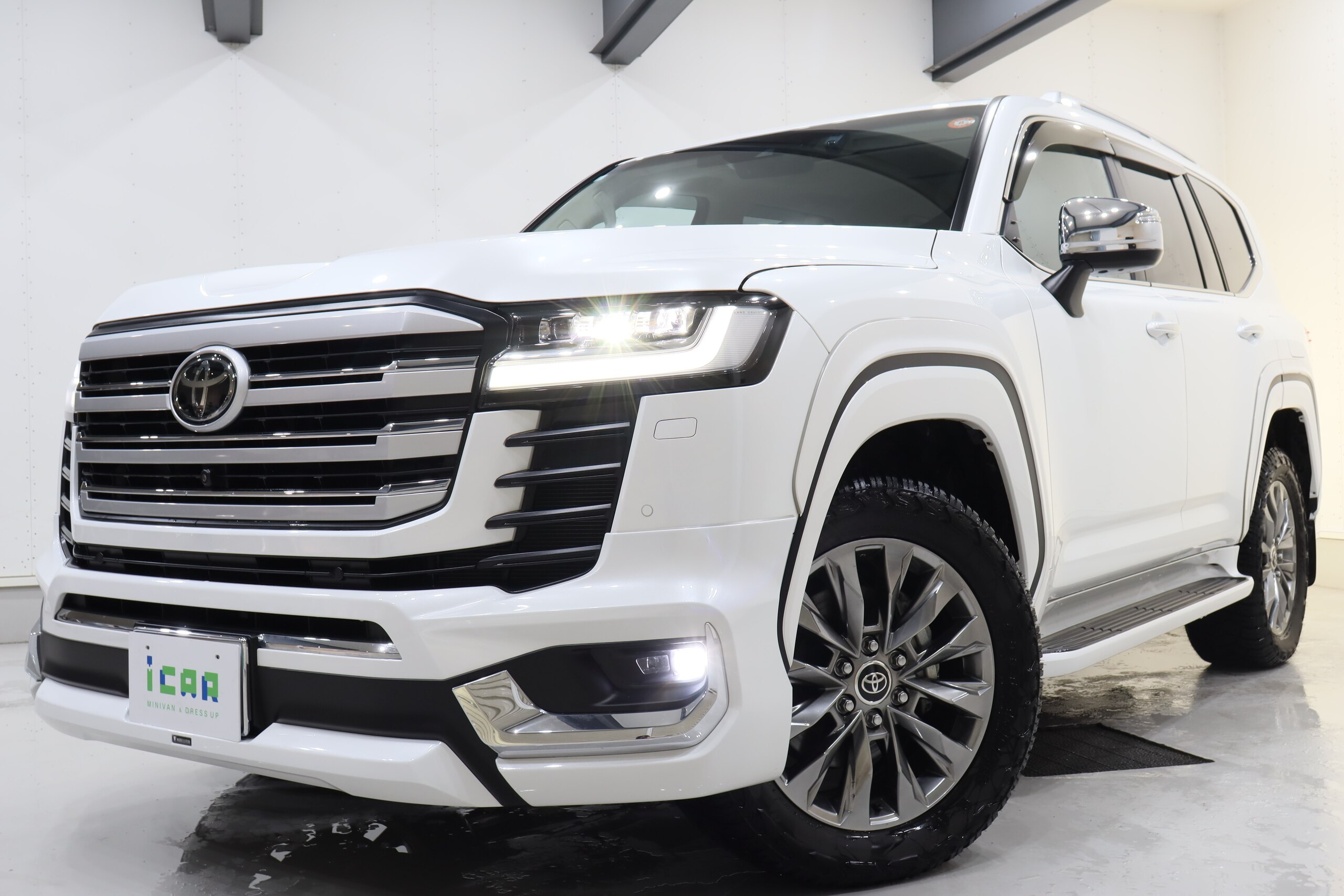 Toyota Land Cruiser 300 3.3 ZX Diesel Turbo 4WD — photo 9