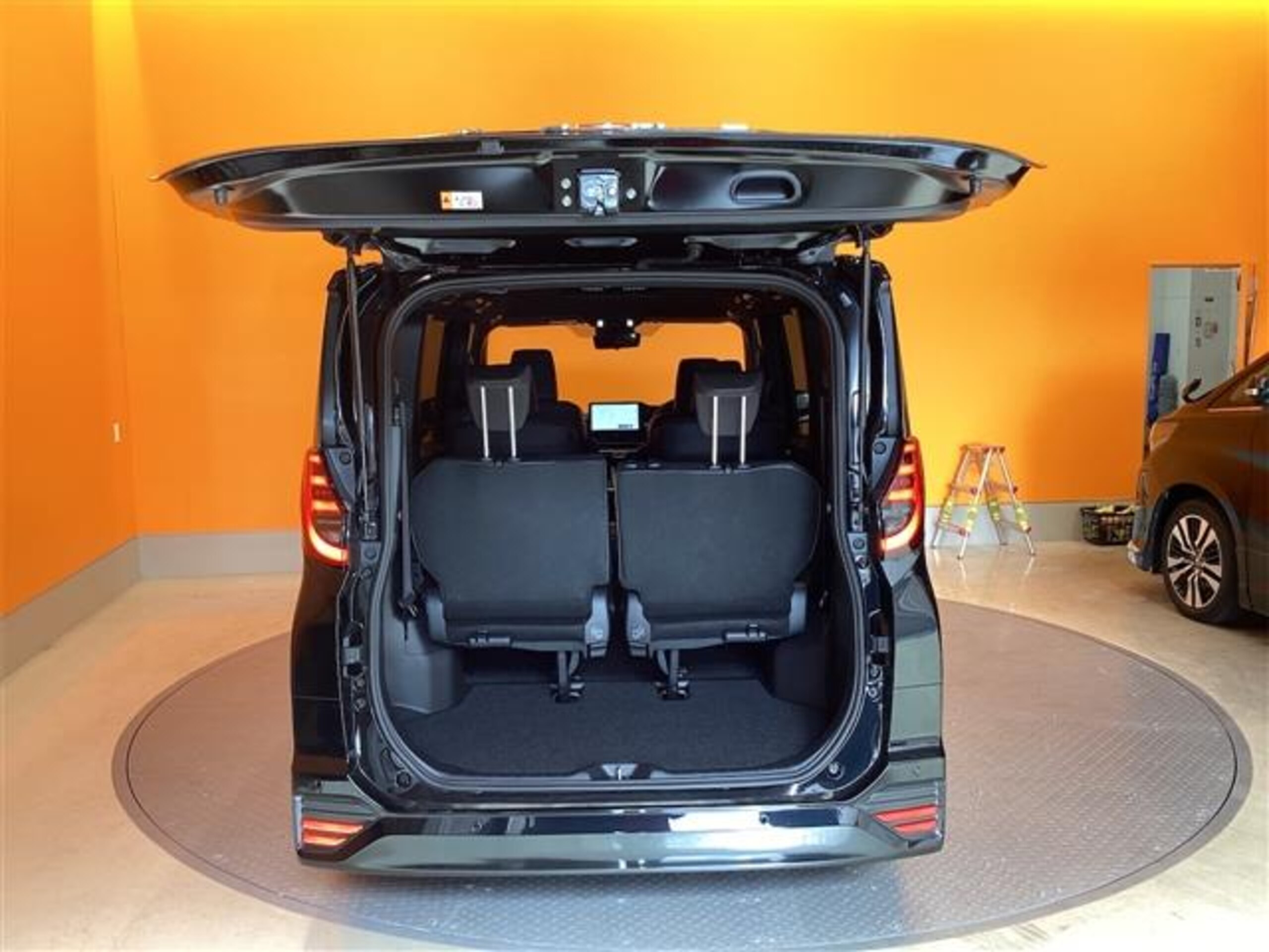 Toyota Noah 1.8 Hybrid S-Z Unregistered New Car — photo 7