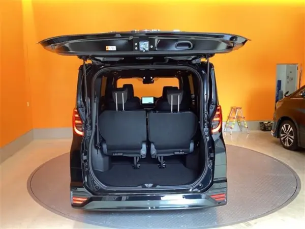 2025 Toyota Noah — photo 7 | Tuminion Kenya