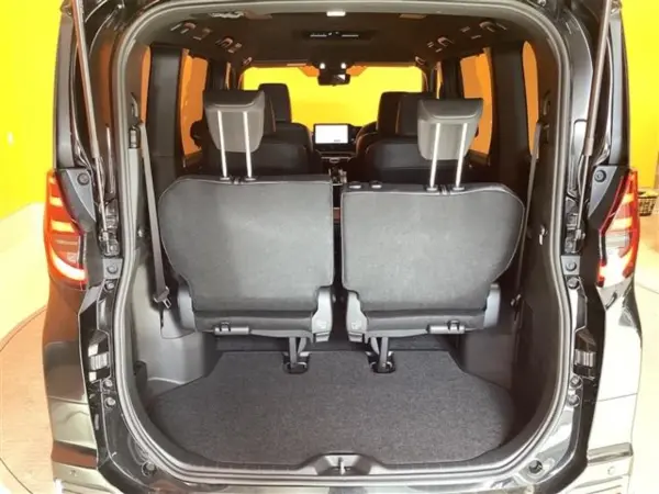 2025 Toyota Noah — photo 8 | Tuminion Kenya
