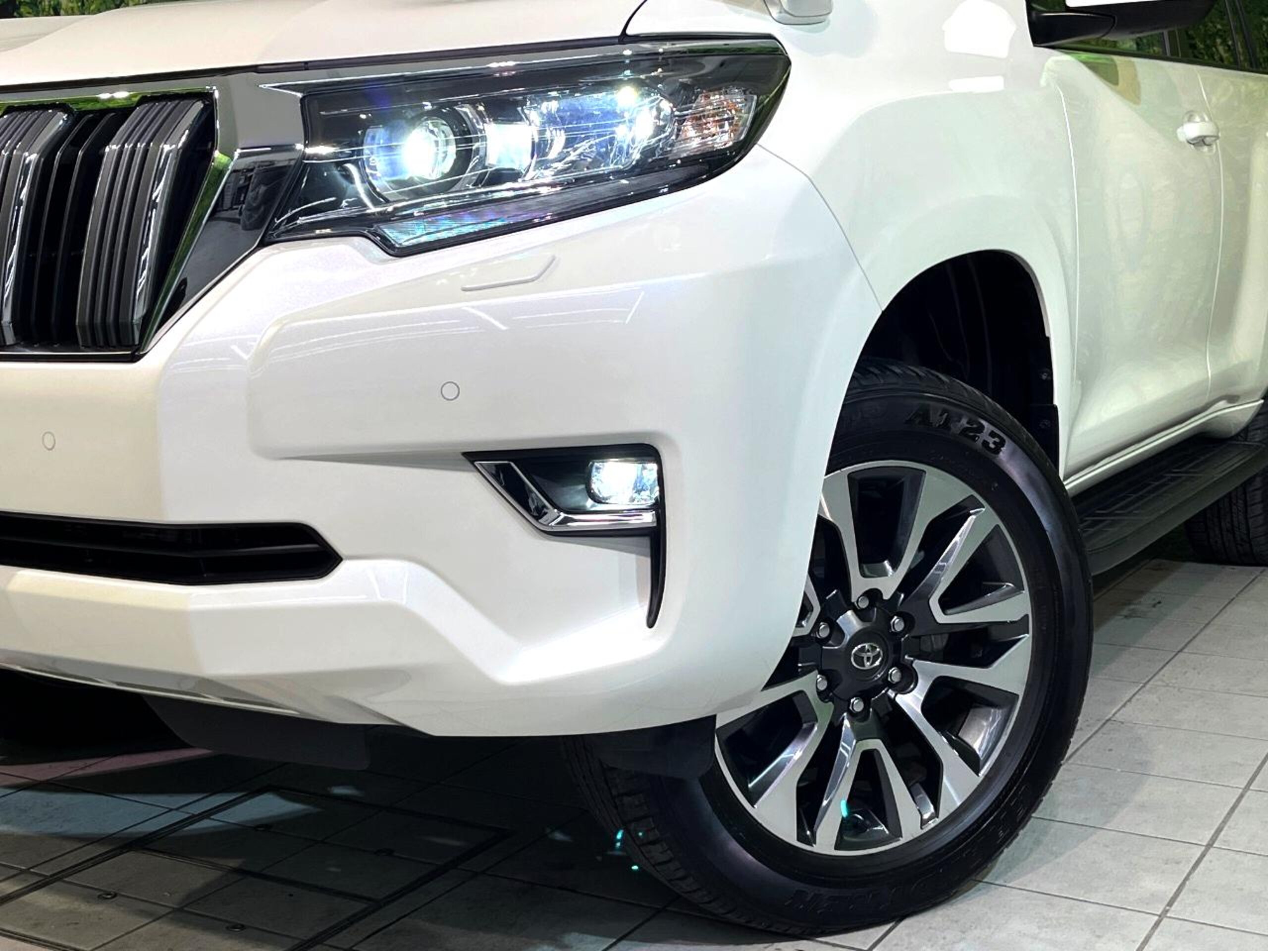 Toyota Land Cruiser Prado 2.7 TX L Package 4WD — photo 8