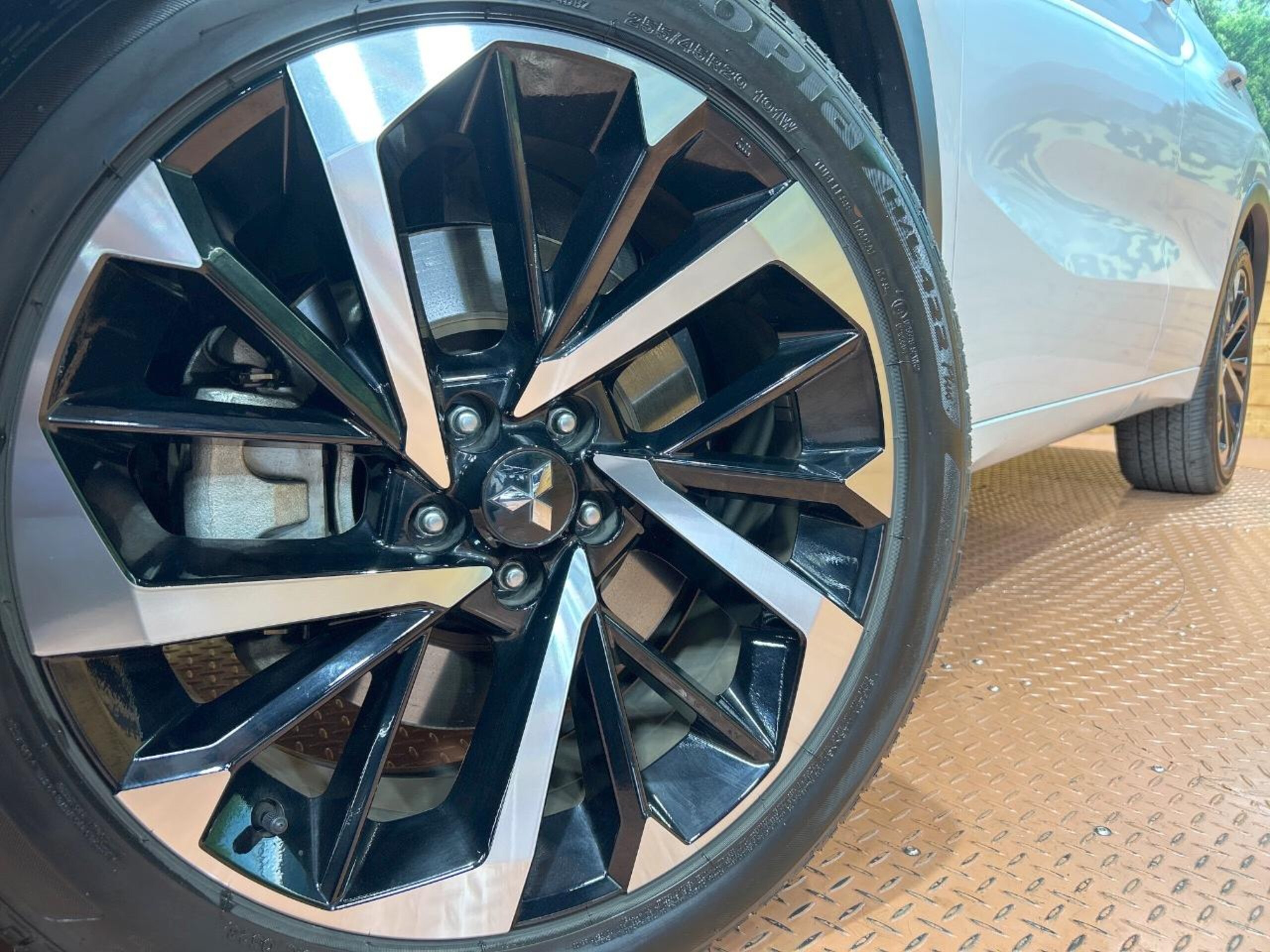 Mitsubishi Outlander PHEV 2.4 P 4WD — photo 9