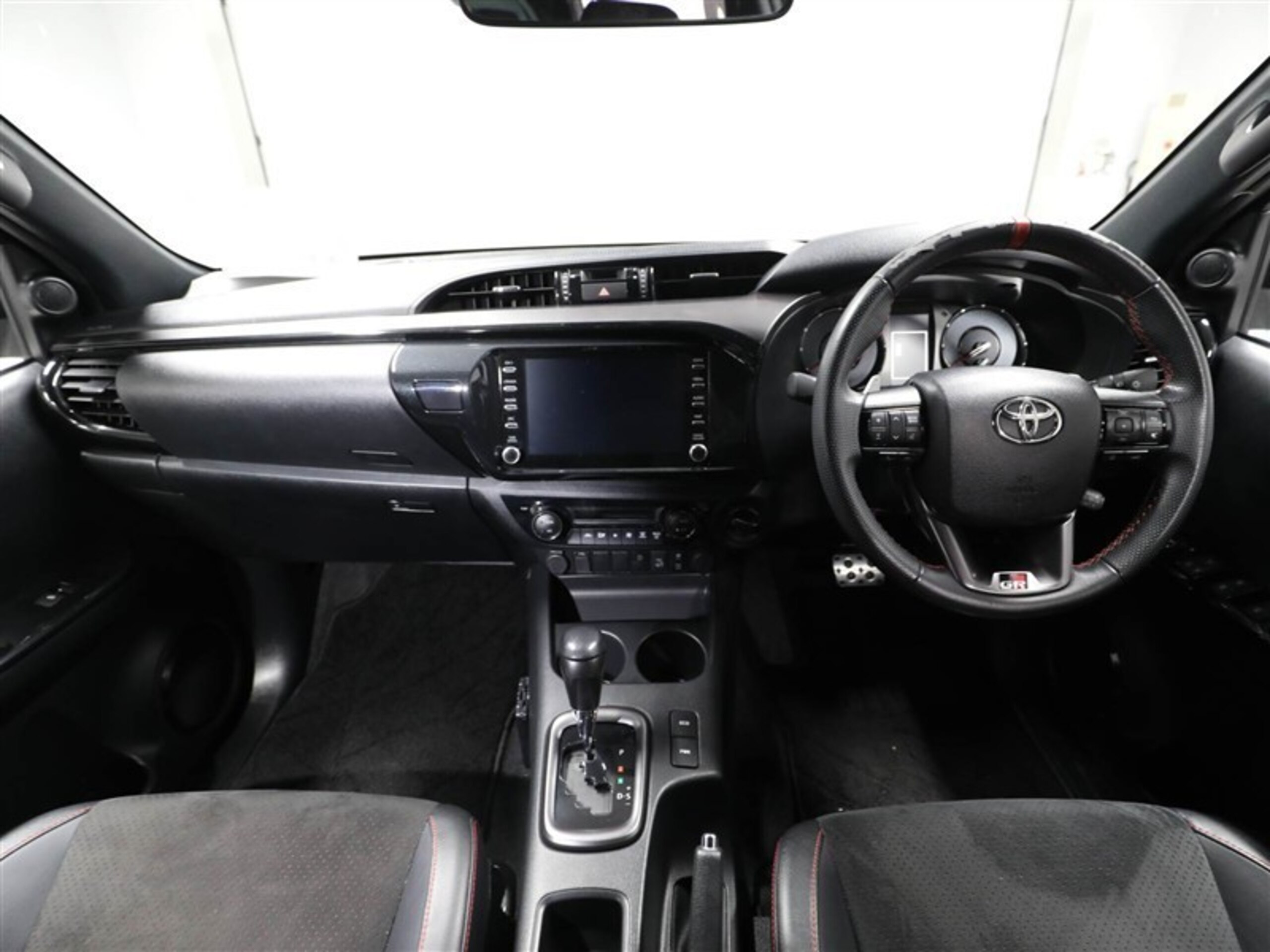 Toyota Hilux 2.4 Z GR Sport Diesel Turbo 4WD — photo 7