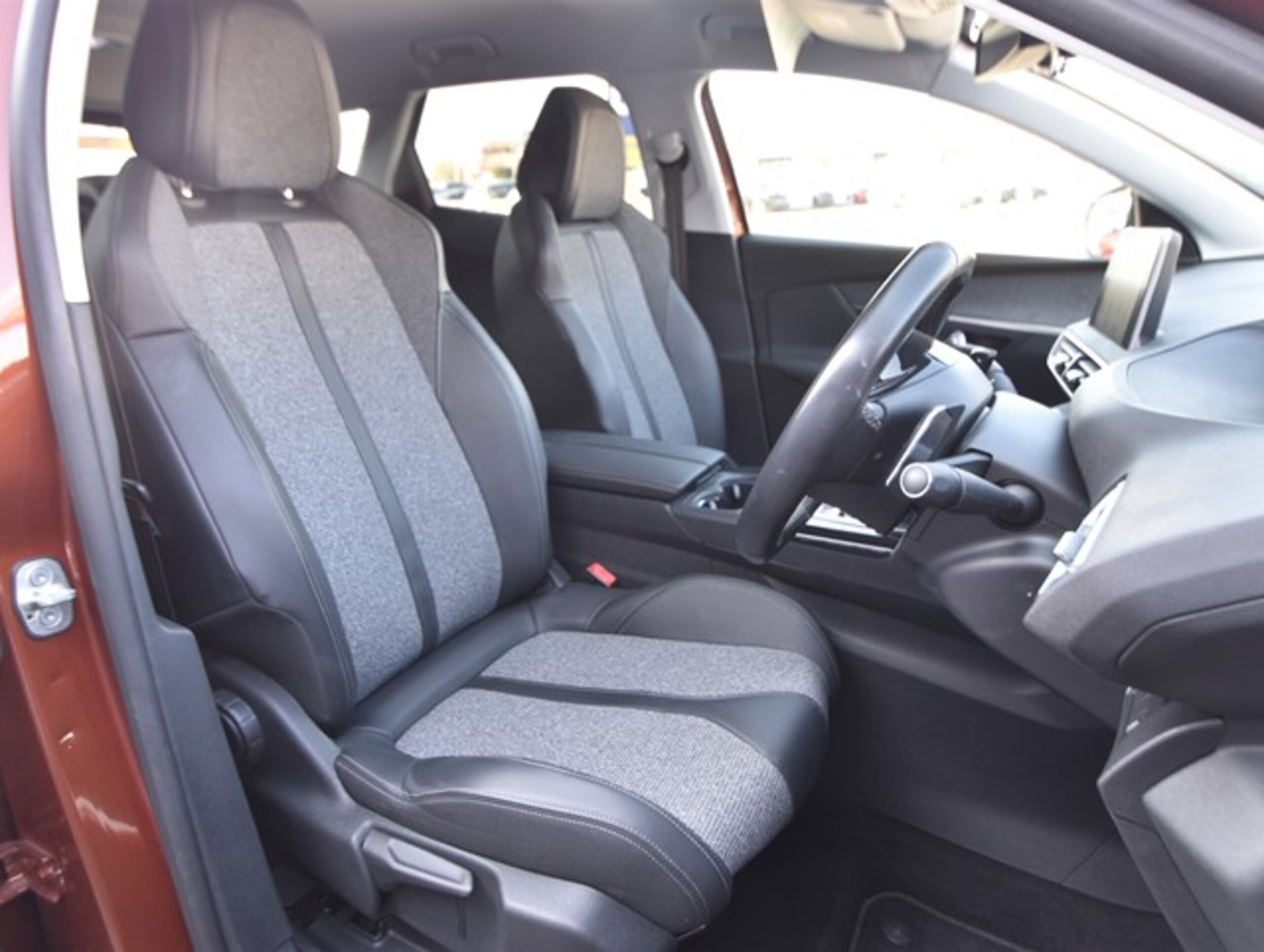 Peugeot 3008 Allure LED Package One-Owner Vehicle Original Navigation Full-Seg TV Non-Smoking Back Camera Adaptive Cruise Lane Keep Assist BSM Original 18-inch Alloy Wheels Apple CarPlay & Android Auto Compatible (Maroon) — photo 7