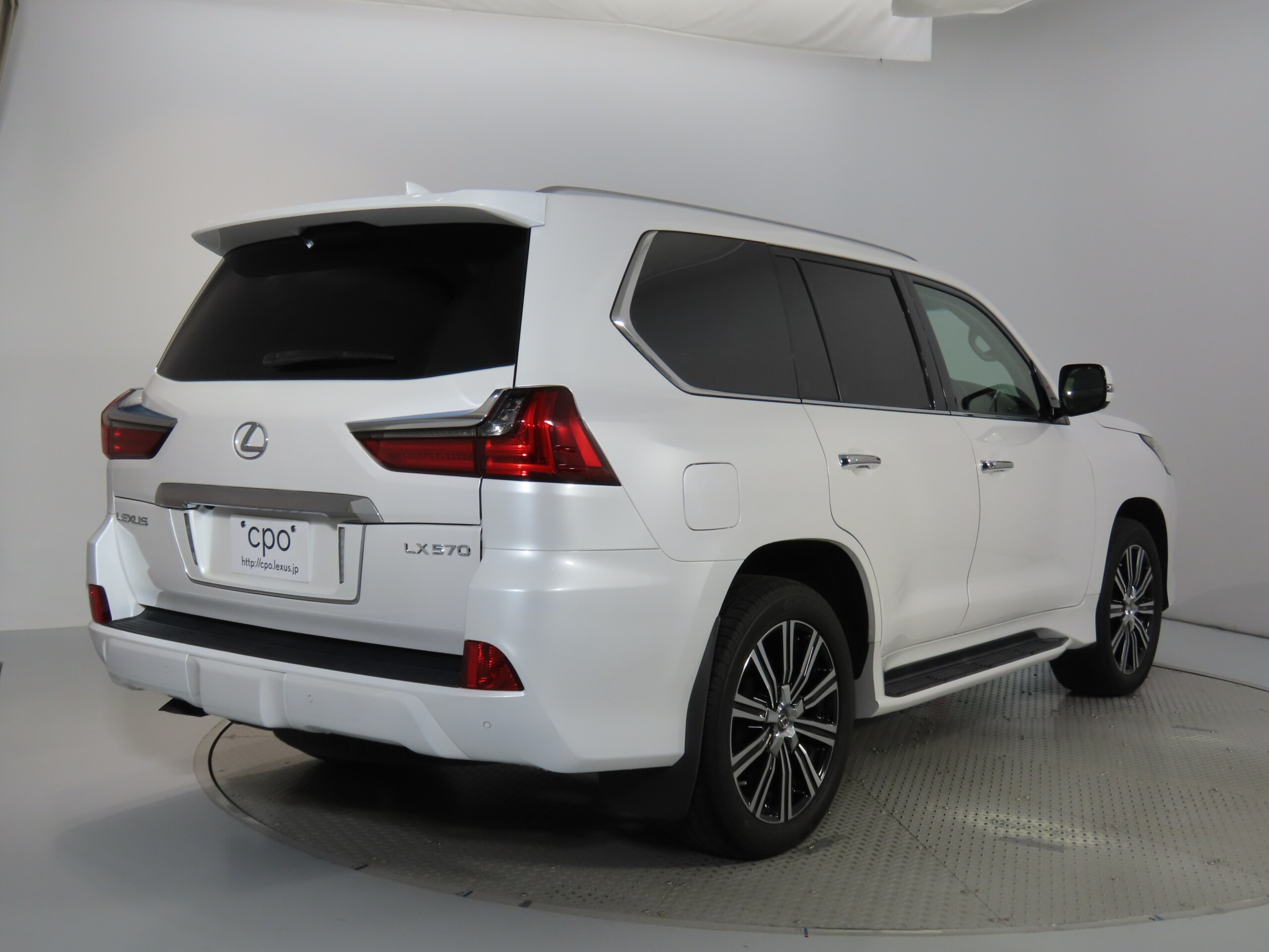 2021 Lexus Lx — photo 2