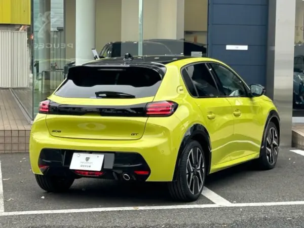 2025 Peugeot 208 — photo 2