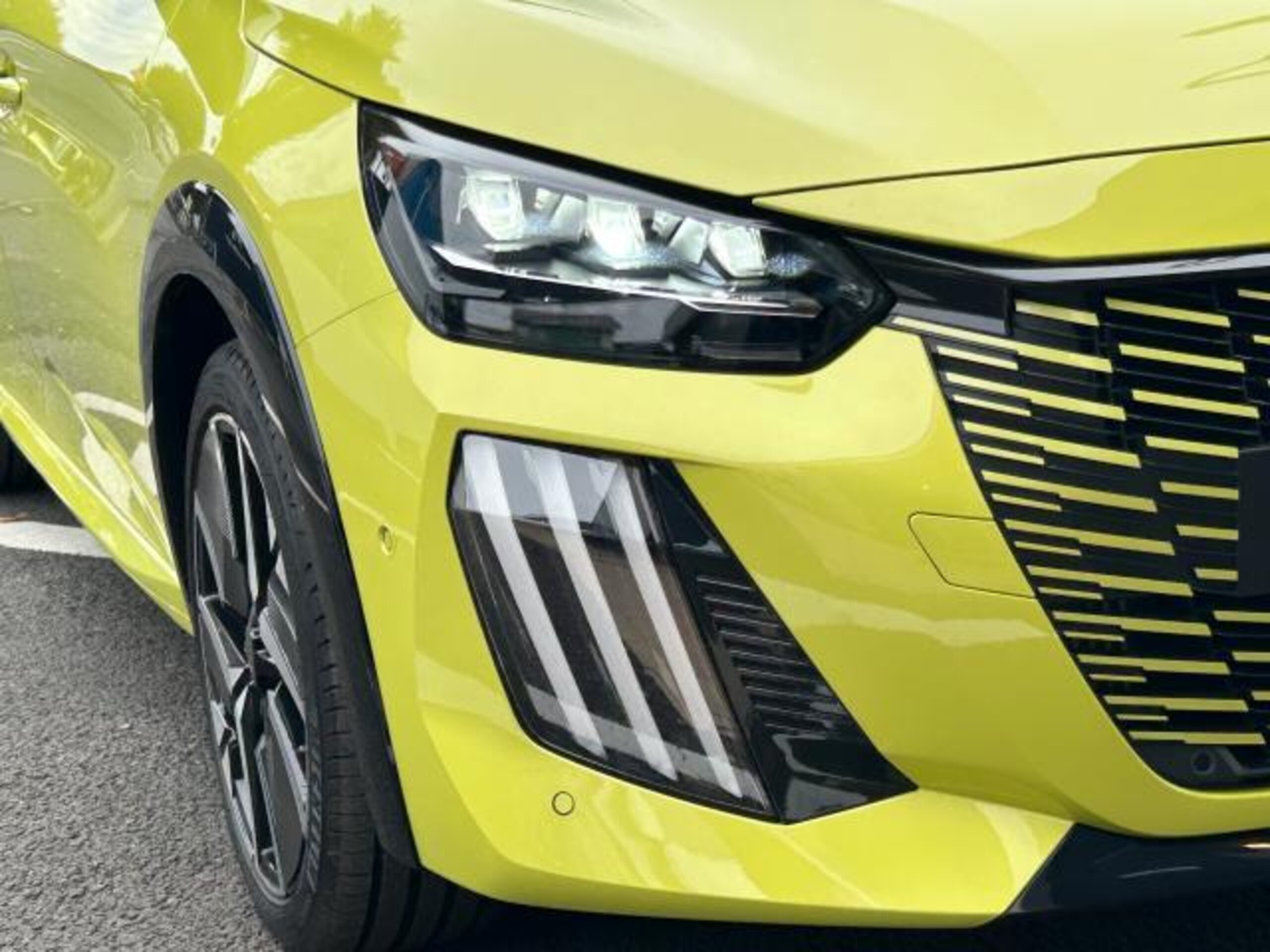 Peugeot 208GT — photo 9